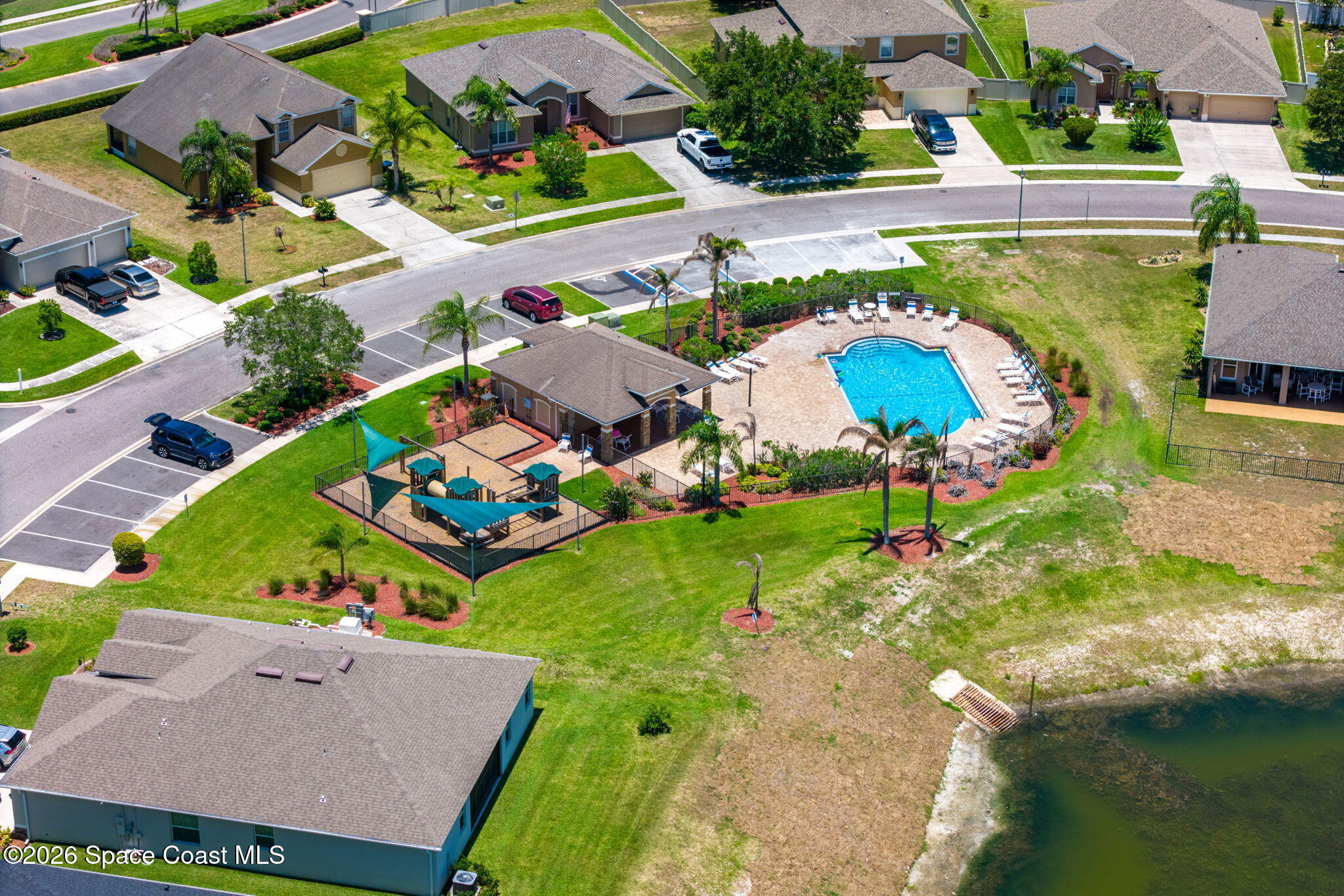 333 Guinevere Drive SW