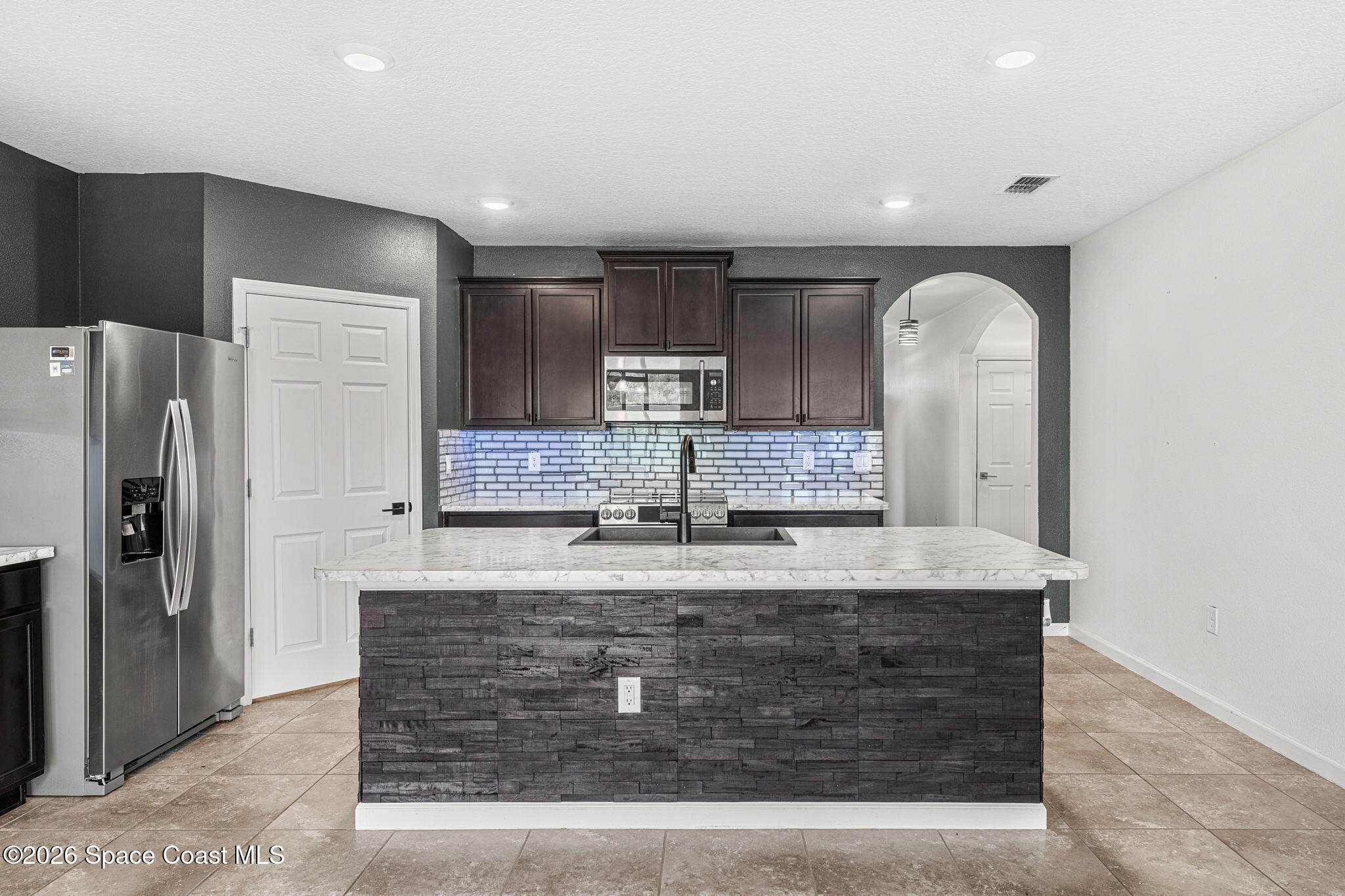 333 Guinevere Drive SW