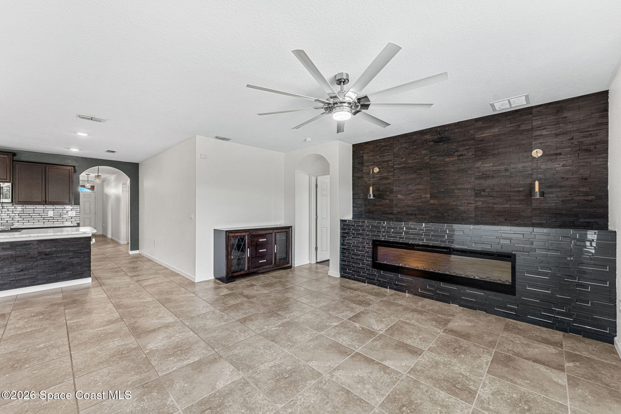 333 Guinevere Drive SW