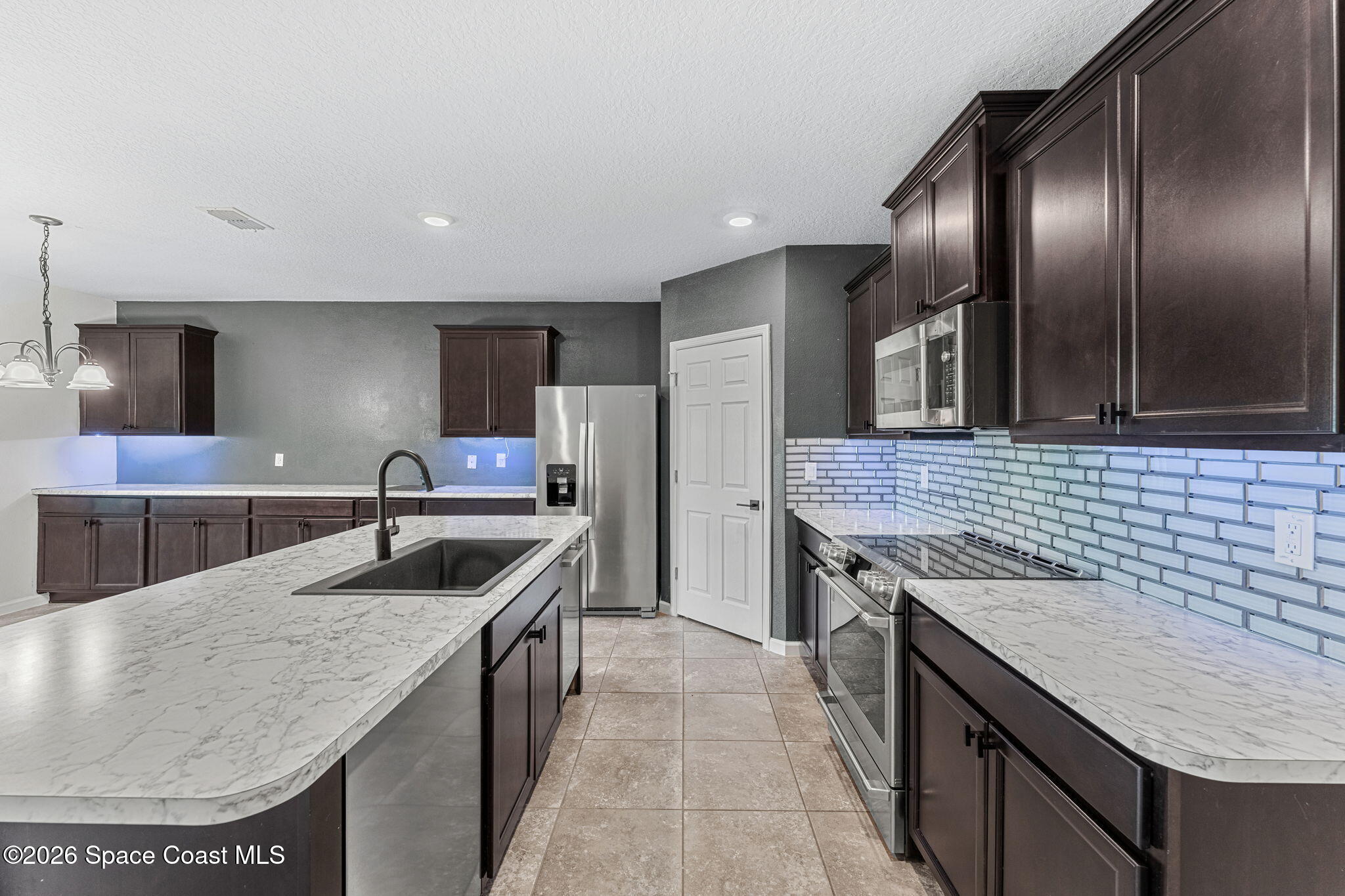 333 Guinevere Drive SW