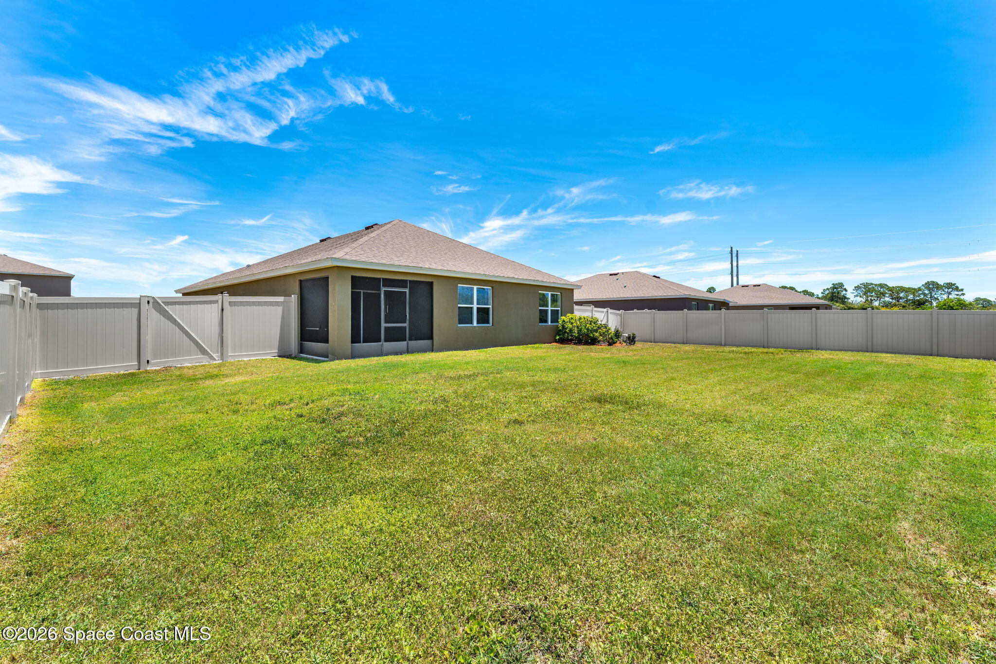 333 Guinevere Drive SW