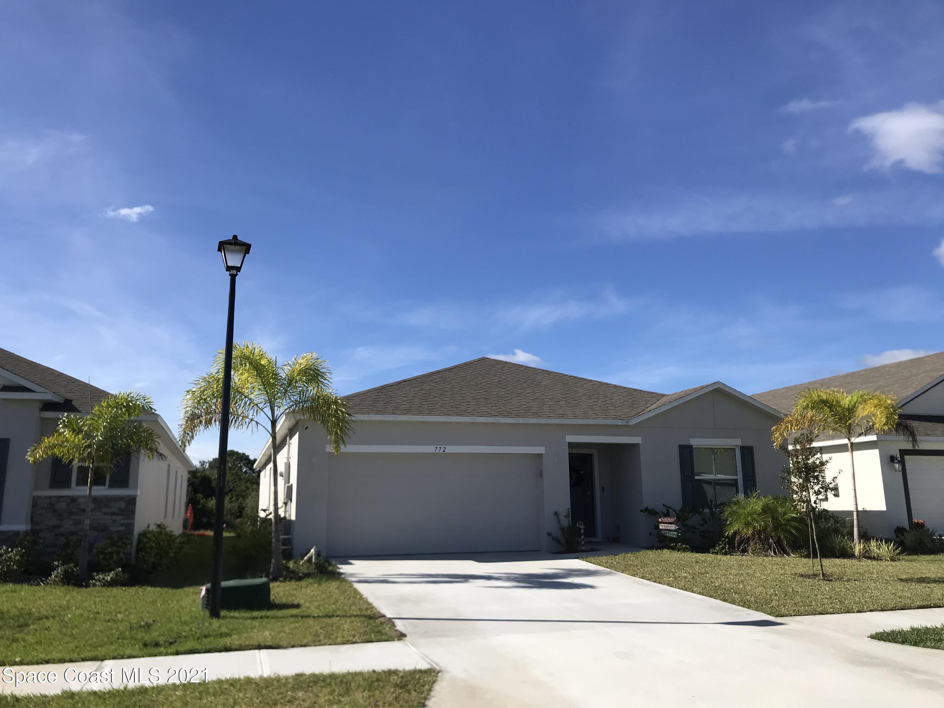 772 Corbin Circle SW