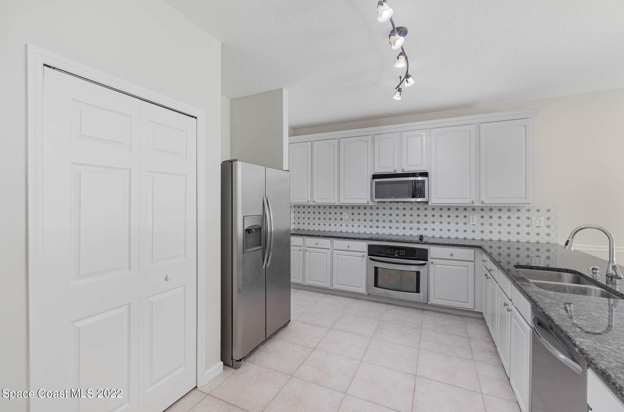 418 Breckenridge Circle SE