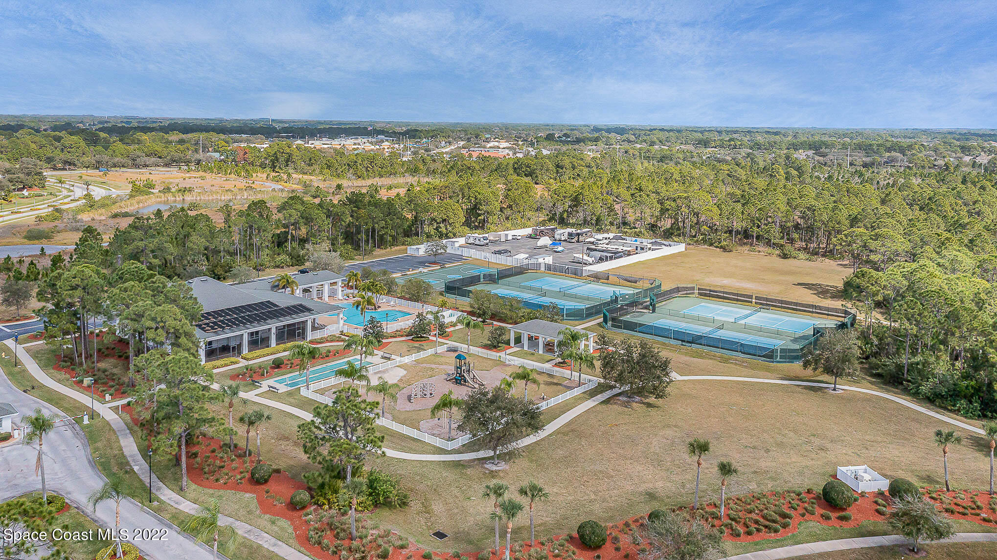 418 Breckenridge Circle SE