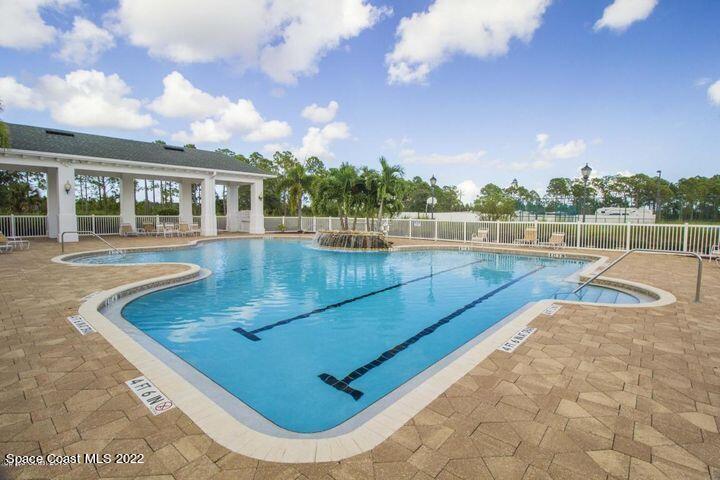 685 Remington Green Drive SE