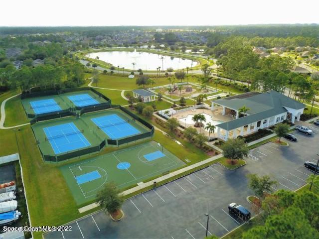 685 Remington Green Drive SE