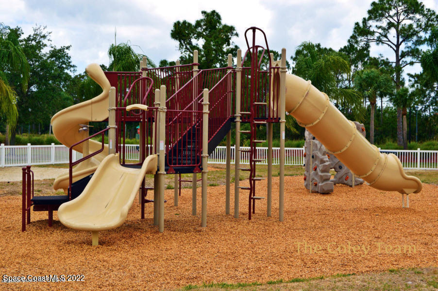 685 Remington Green Drive SE