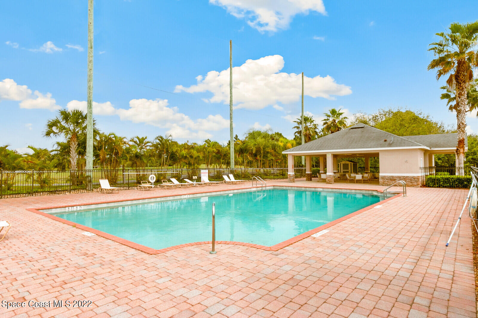 685 Remington Green Drive SE