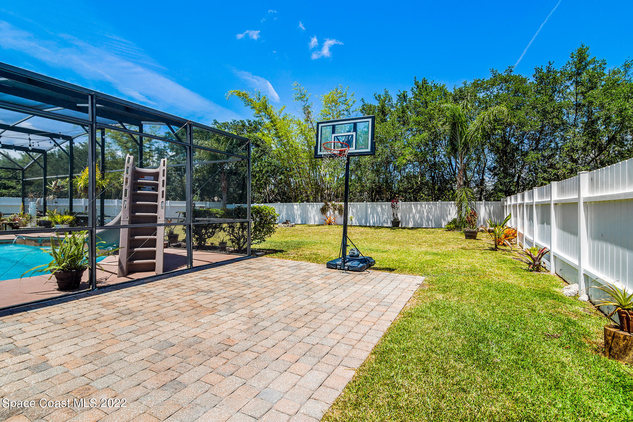 1700 Bridgeport Circle