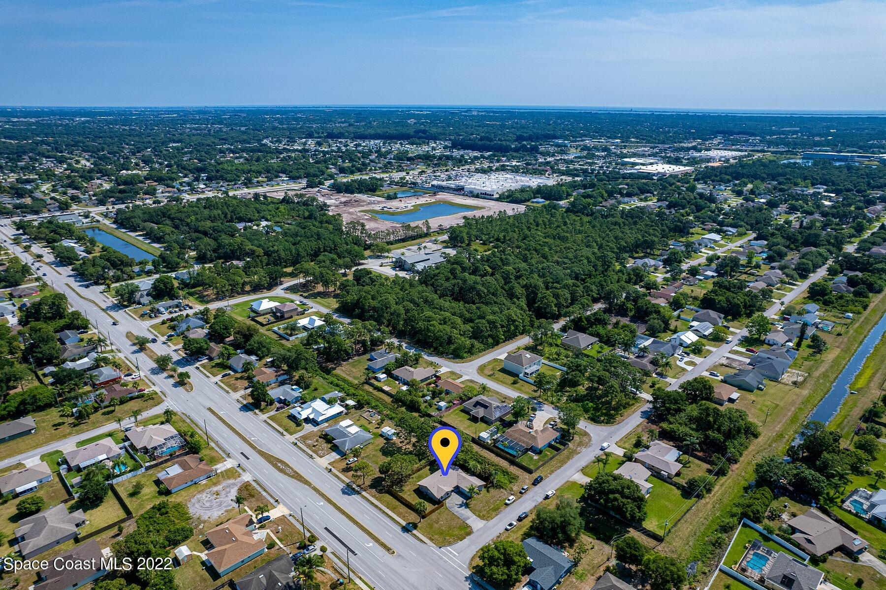 871 Douglas Street SE