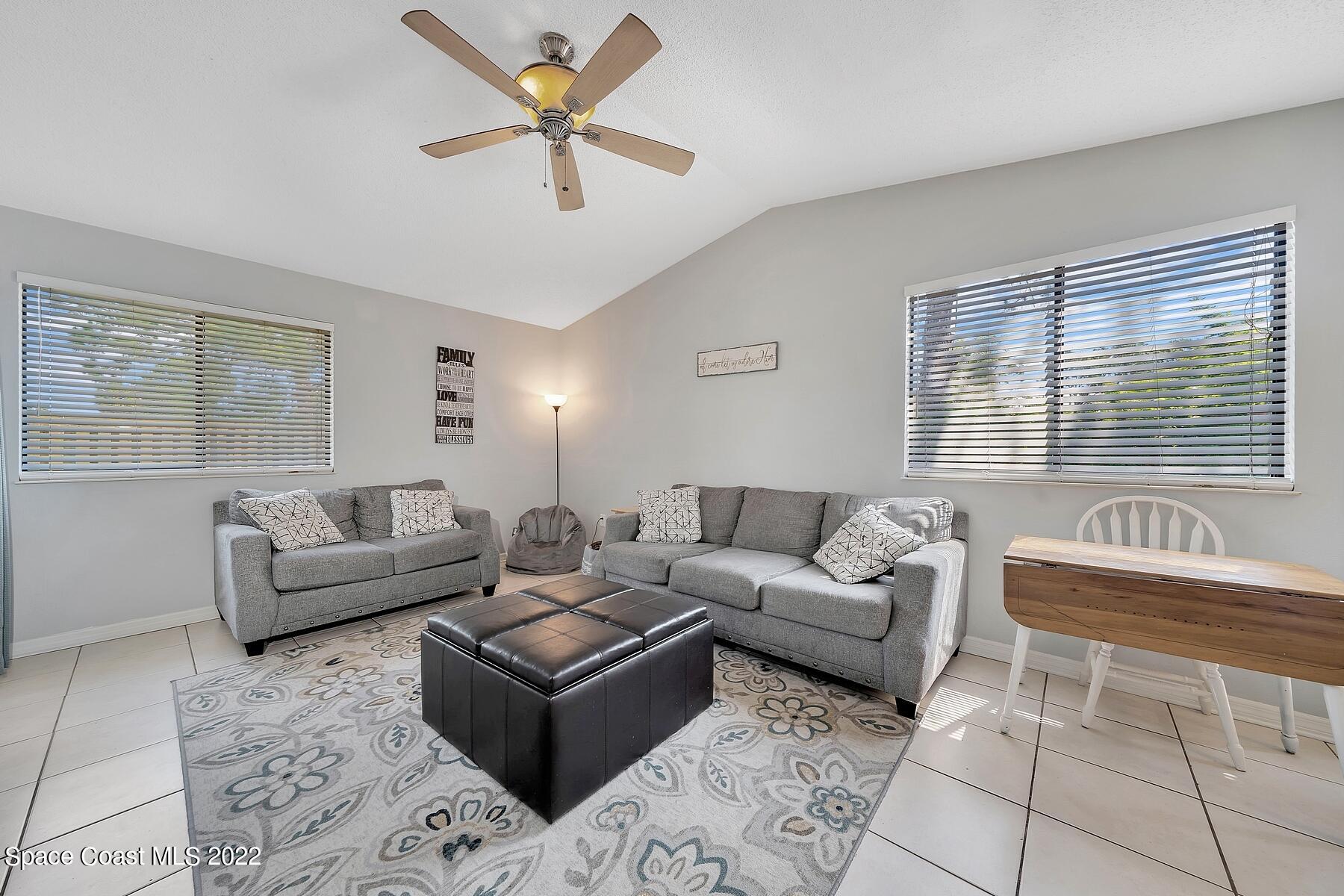 871 Douglas Street SE