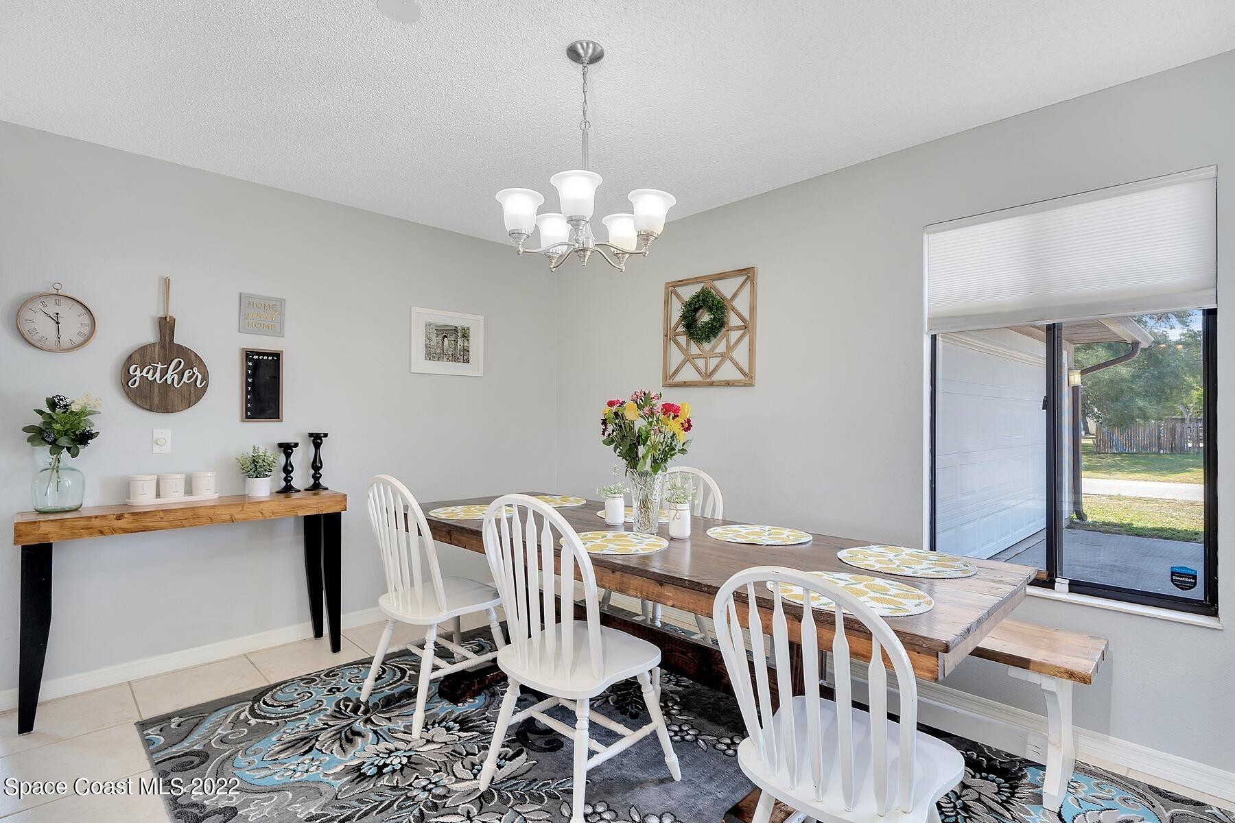 871 Douglas Street SE