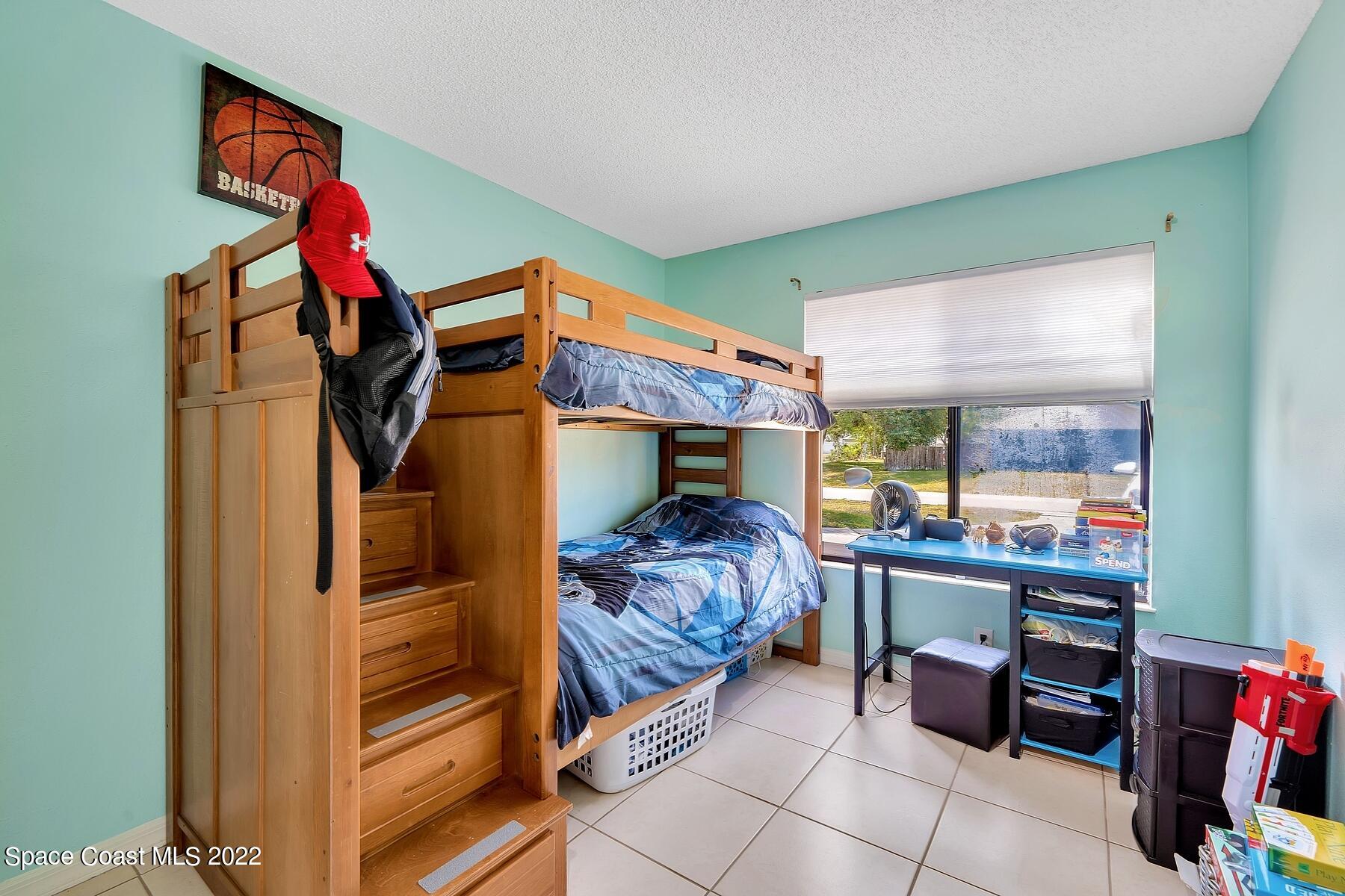 871 Douglas Street SE