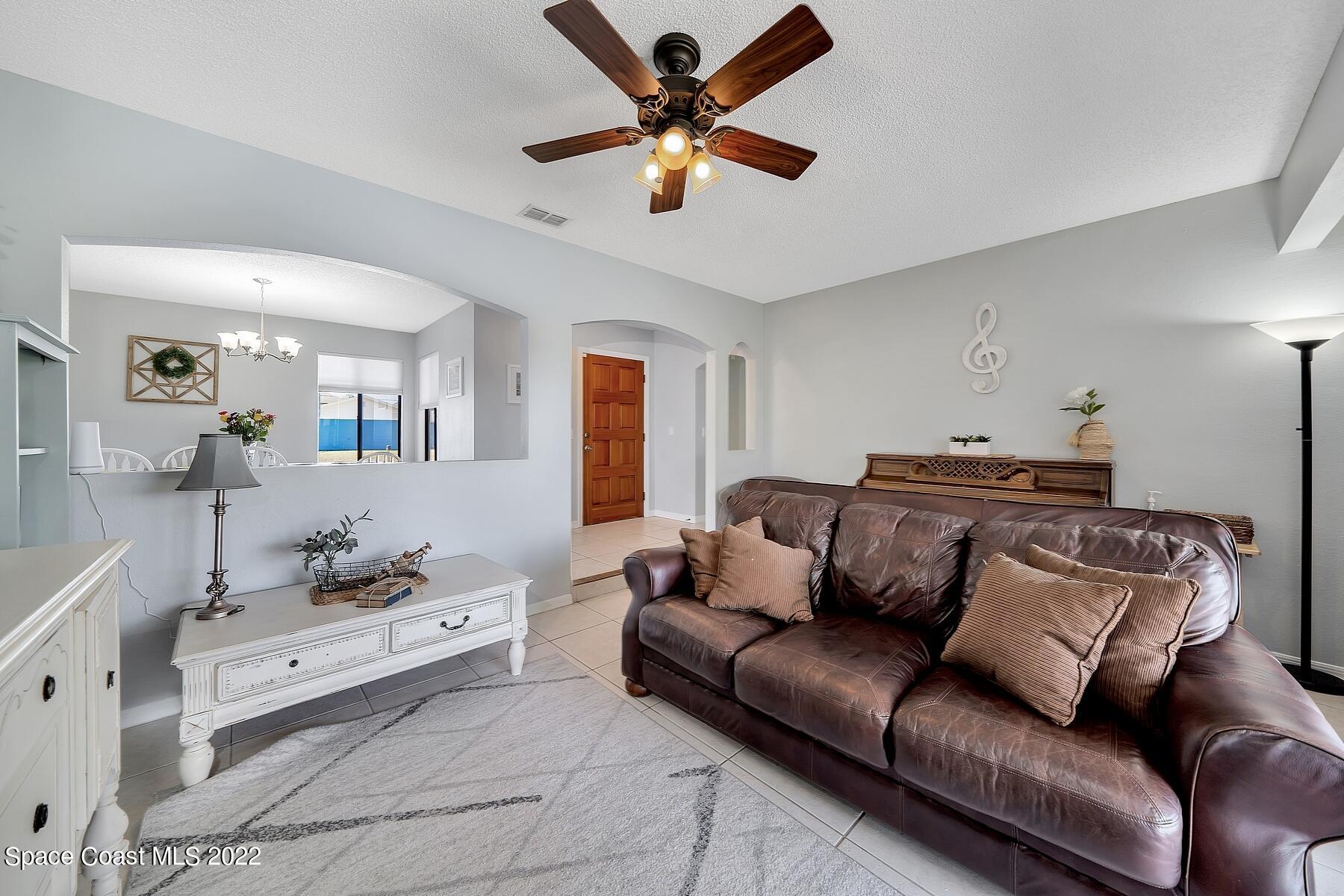 871 Douglas Street SE