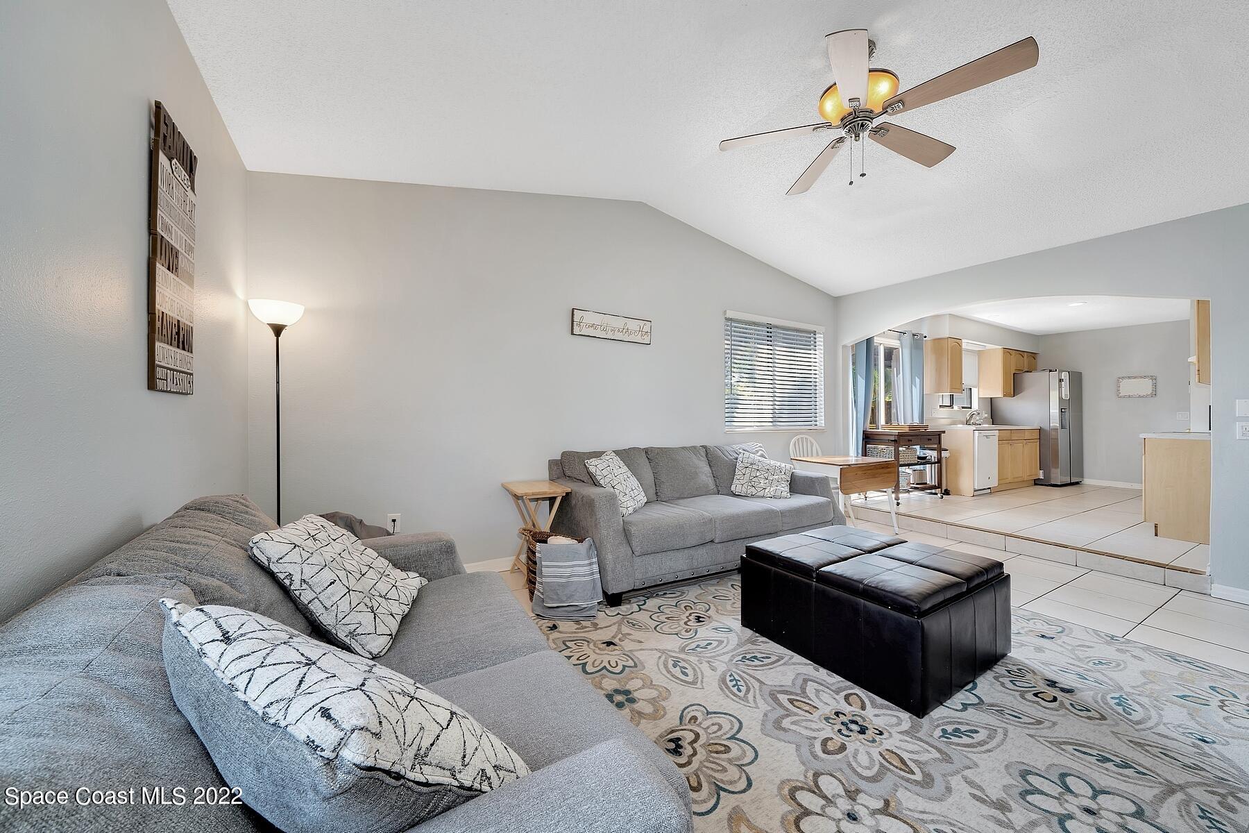 871 Douglas Street SE