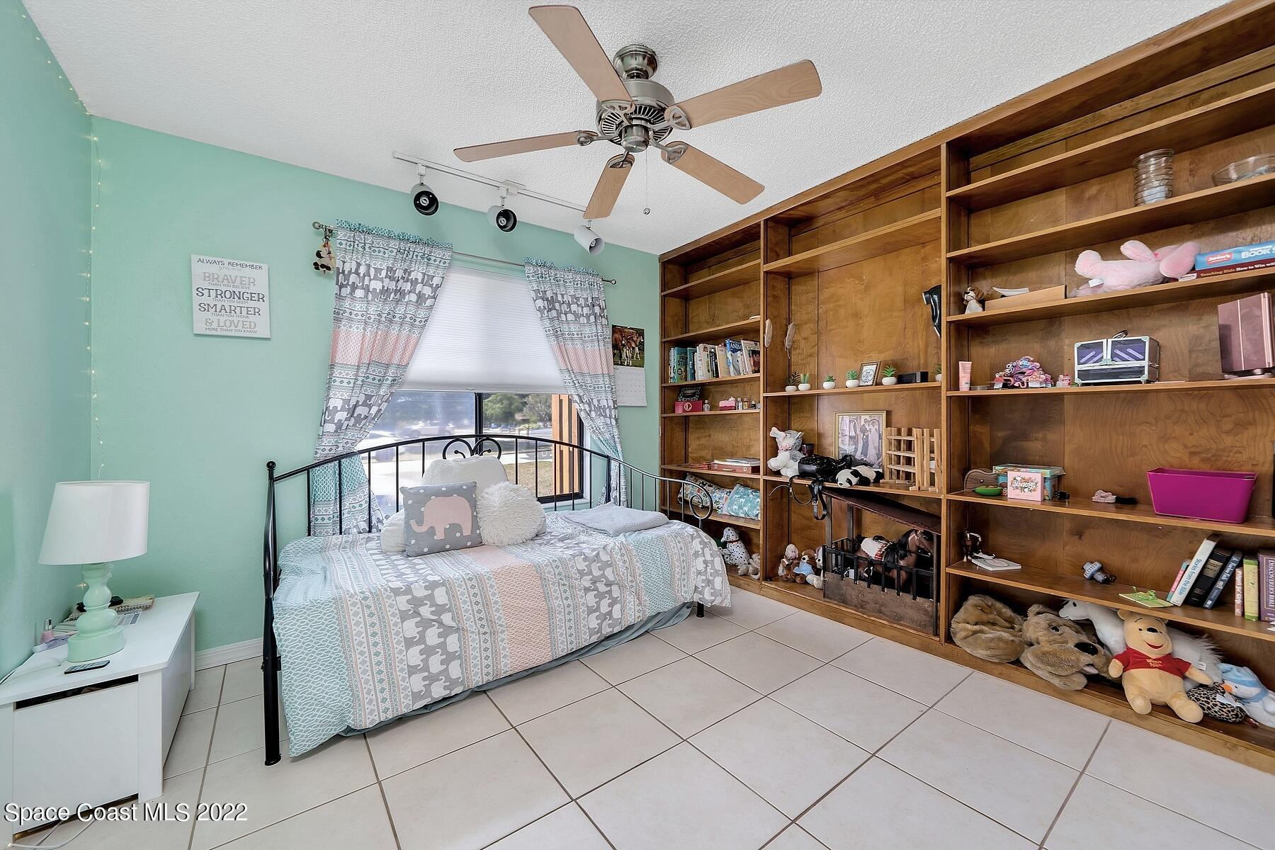 871 Douglas Street SE