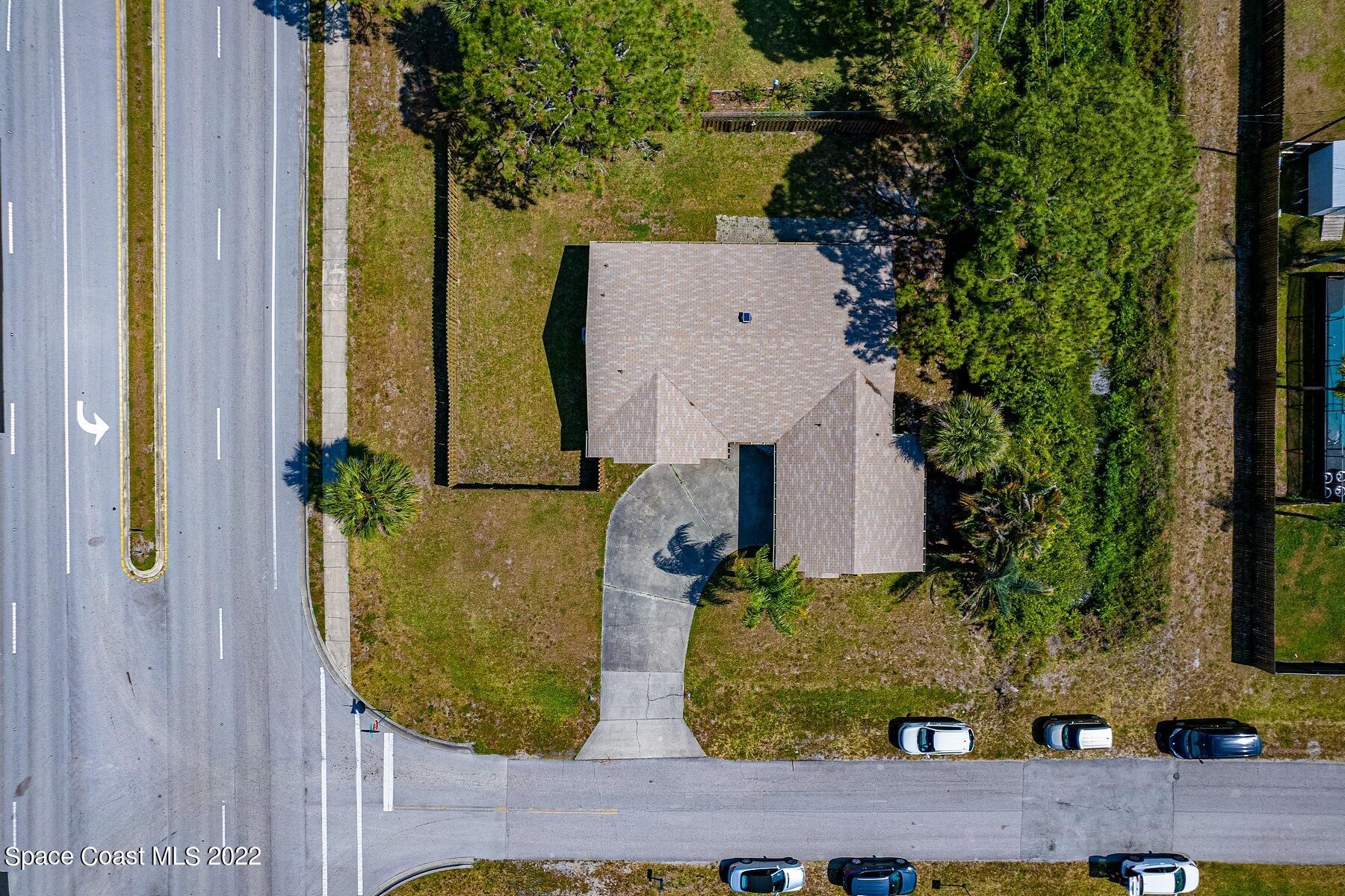 871 Douglas Street SE