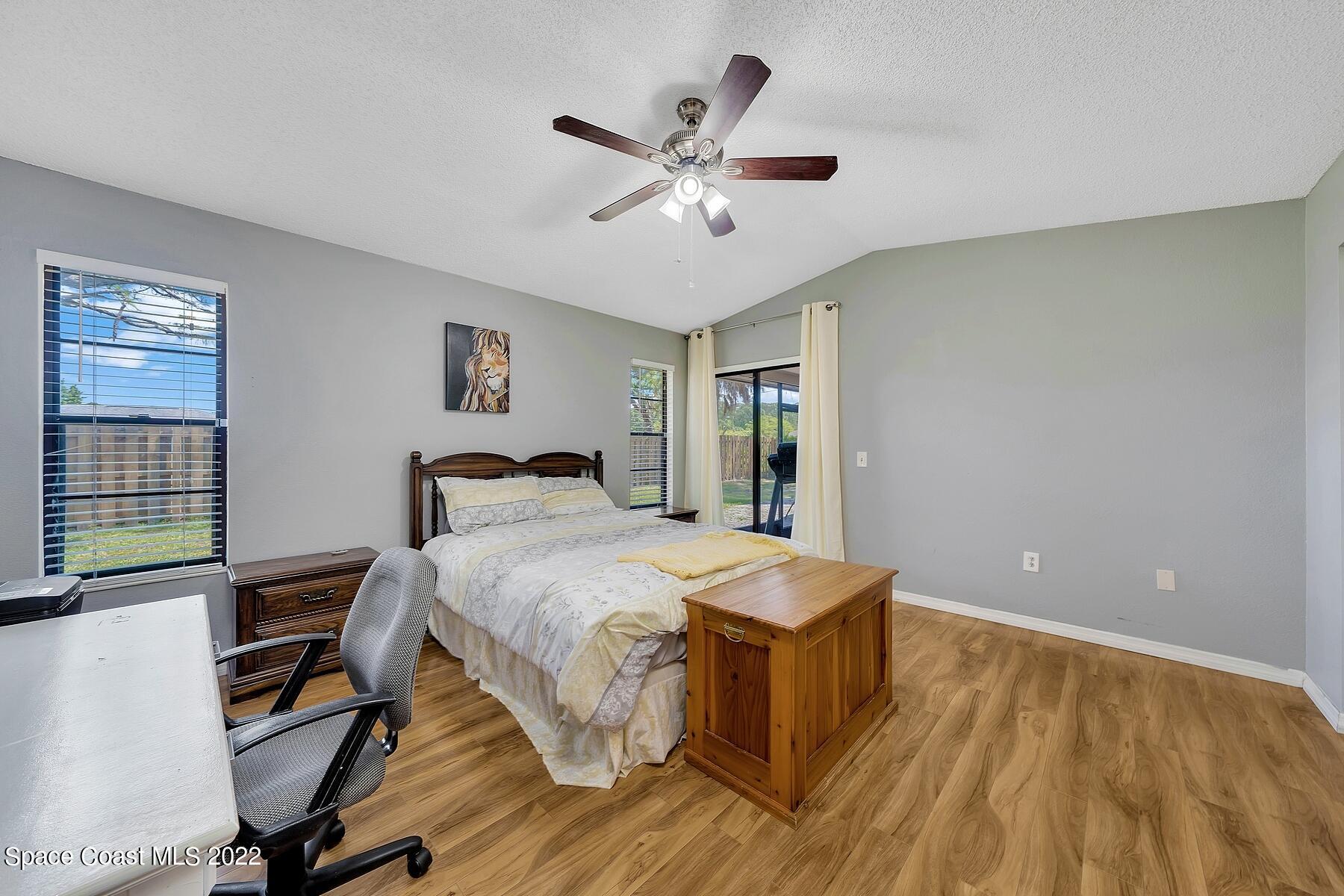 871 Douglas Street SE