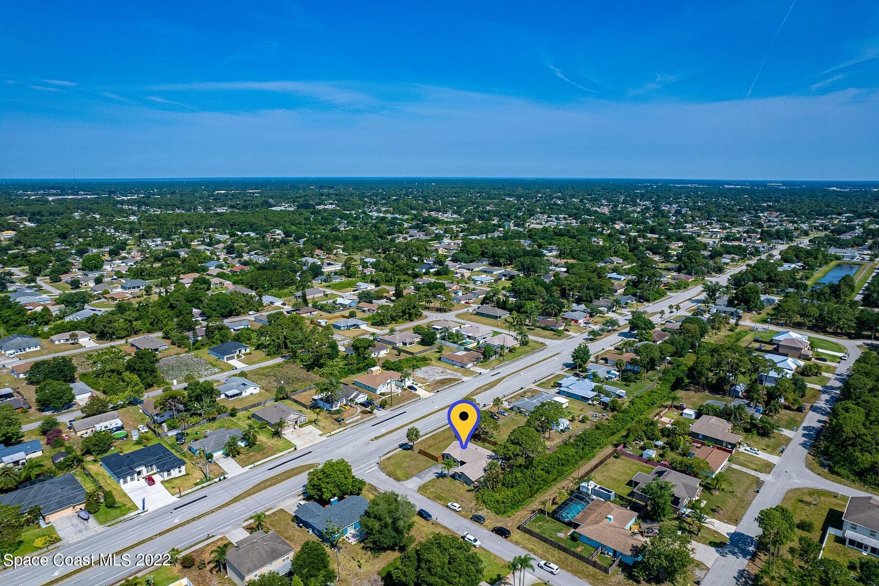 871 Douglas Street SE