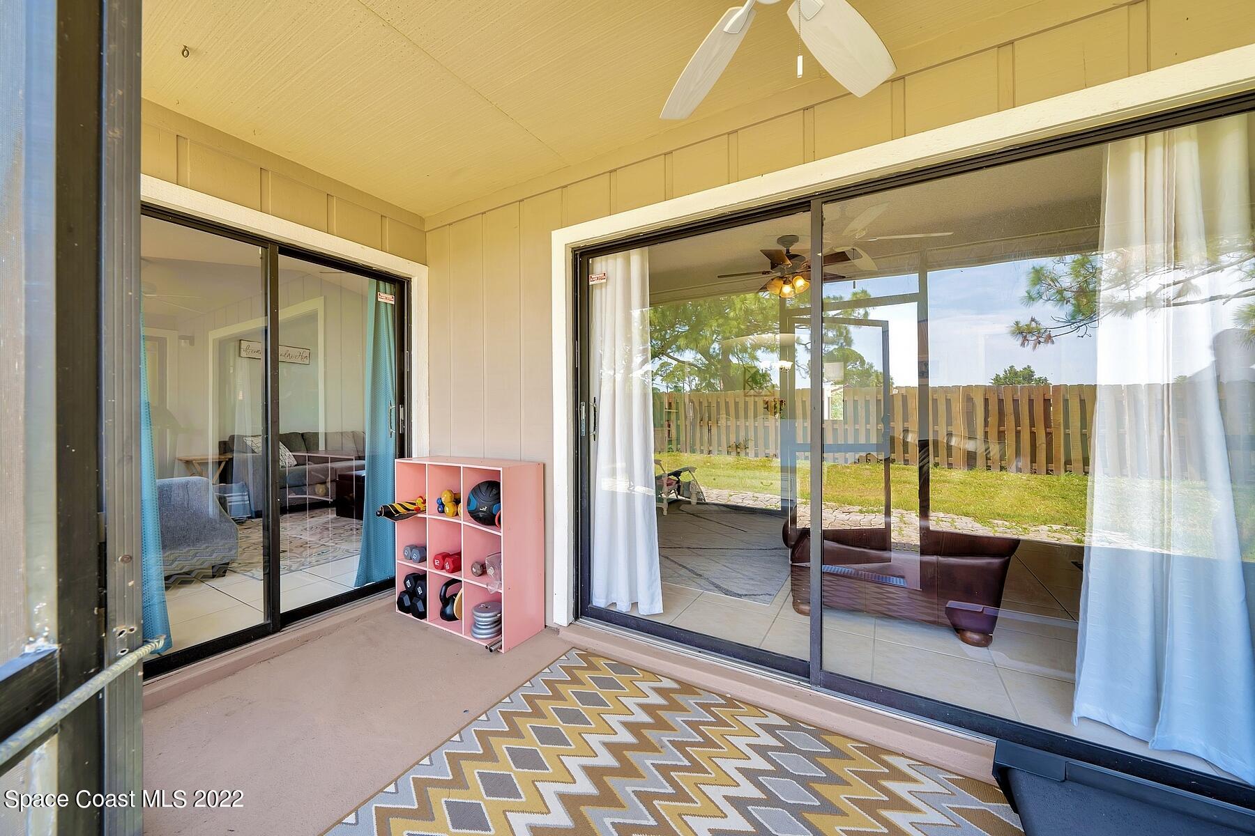 871 Douglas Street SE