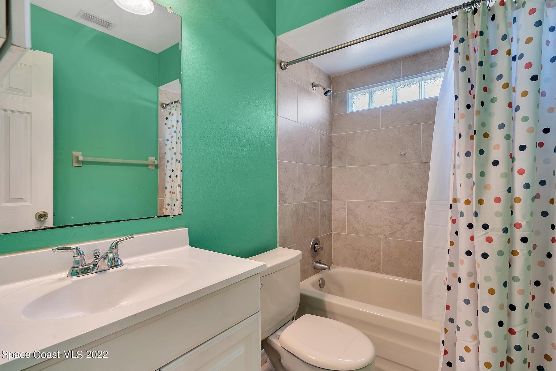 871 Douglas Street SE