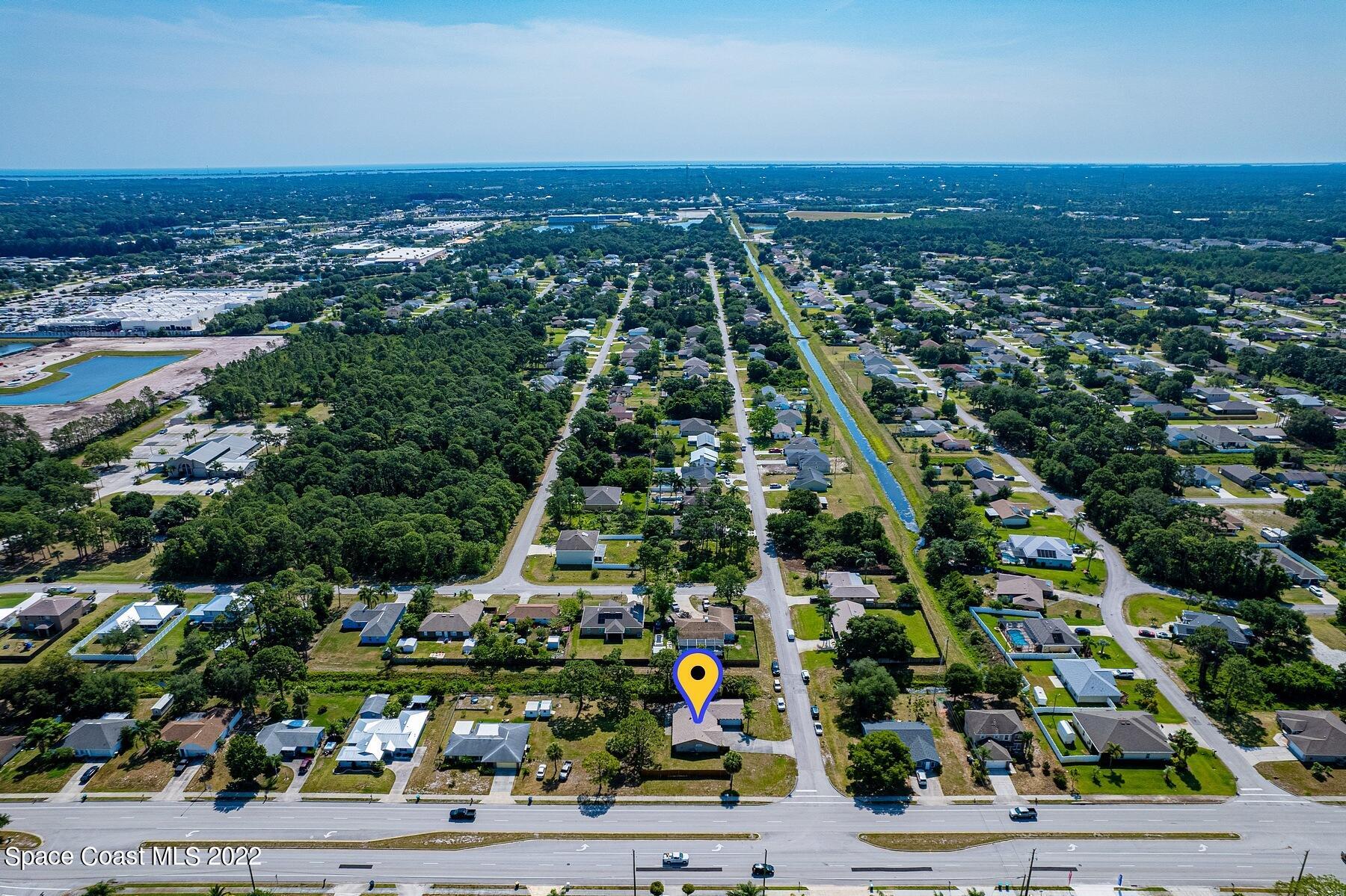 871 Douglas Street SE