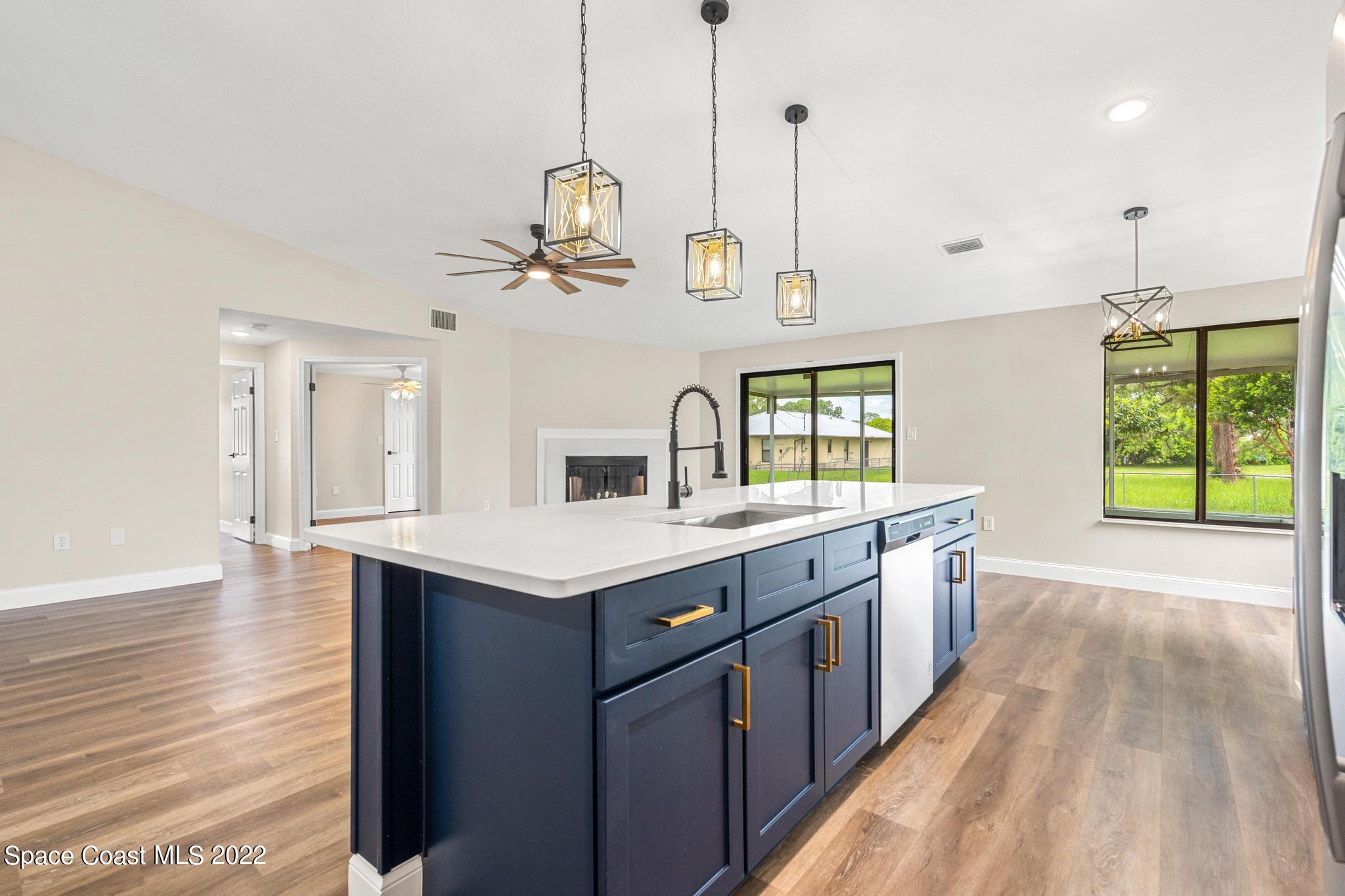 1310 Lamplighter Drive NW