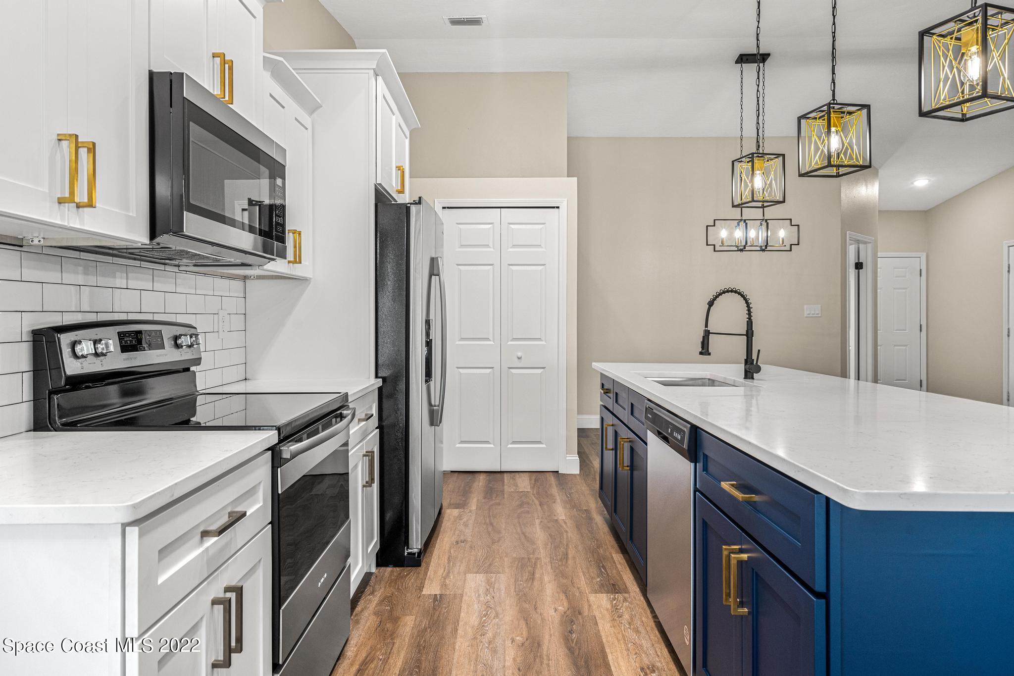 1310 Lamplighter Drive NW