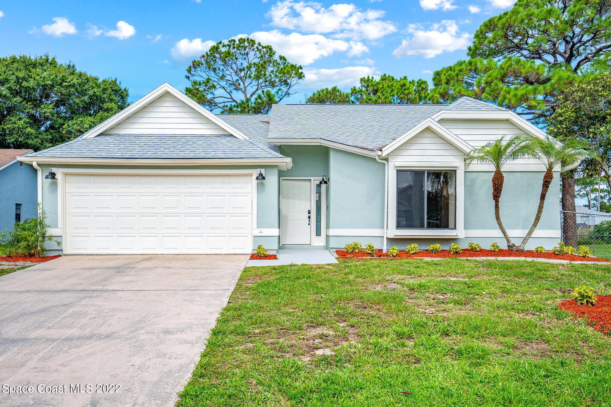 1310 Lamplighter Drive NW