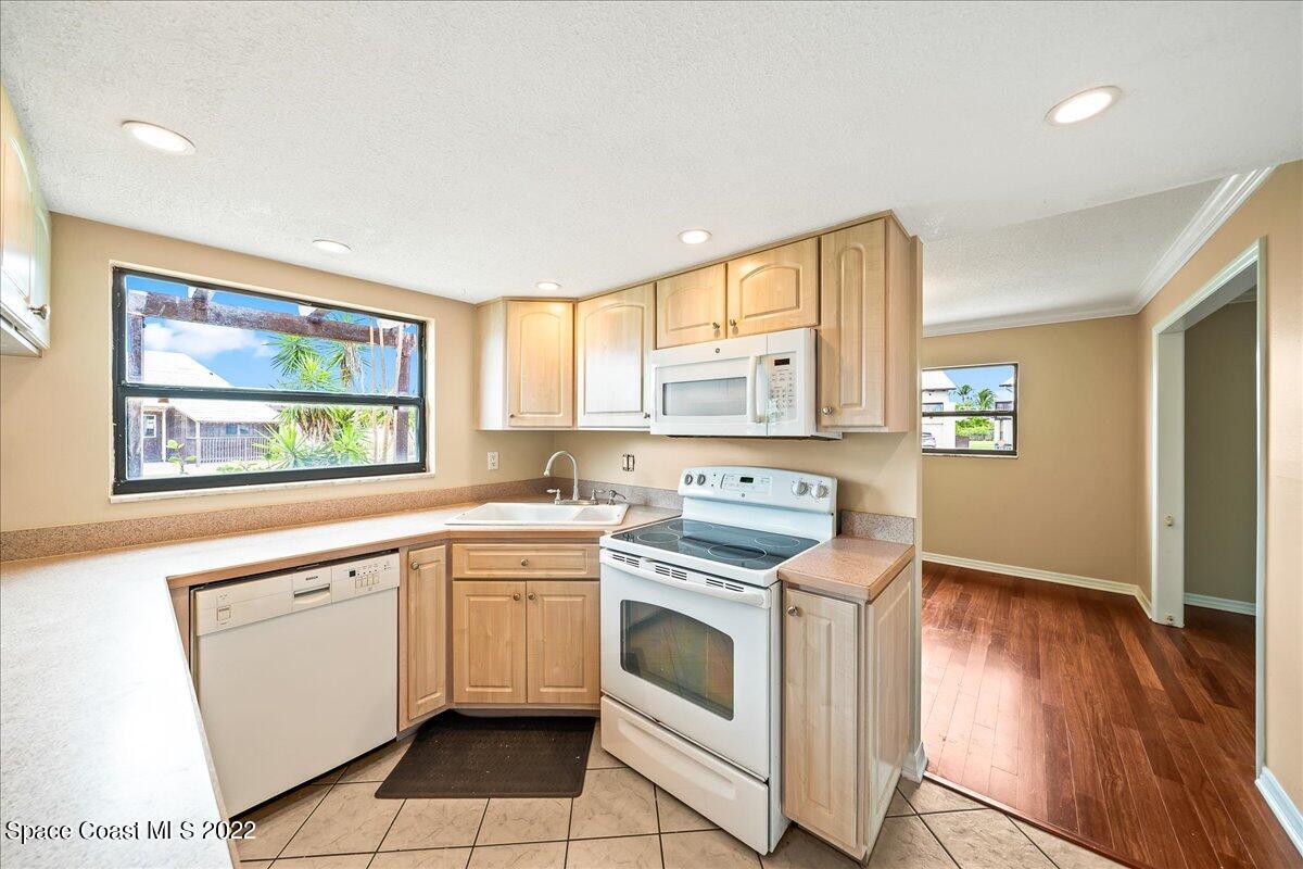 143 Skyline Boulevard