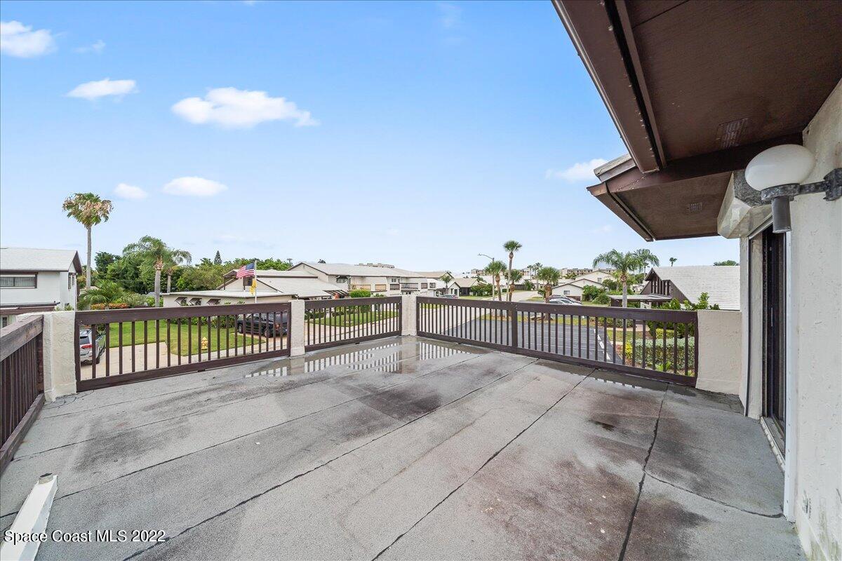 143 Skyline Boulevard