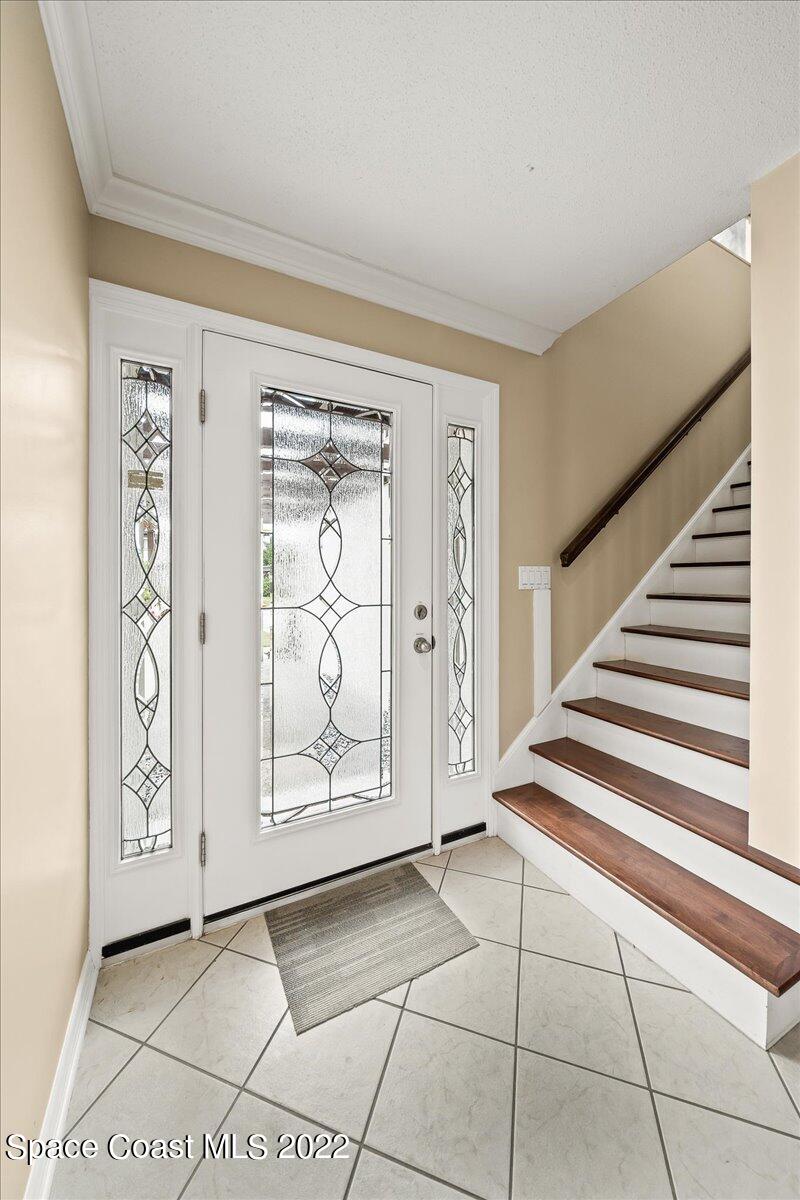 143 Skyline Boulevard