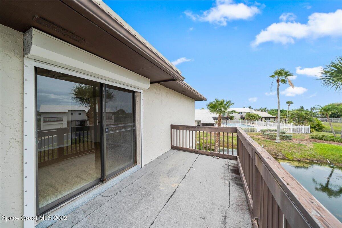 143 Skyline Boulevard