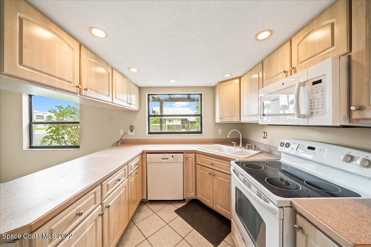 143 Skyline Boulevard