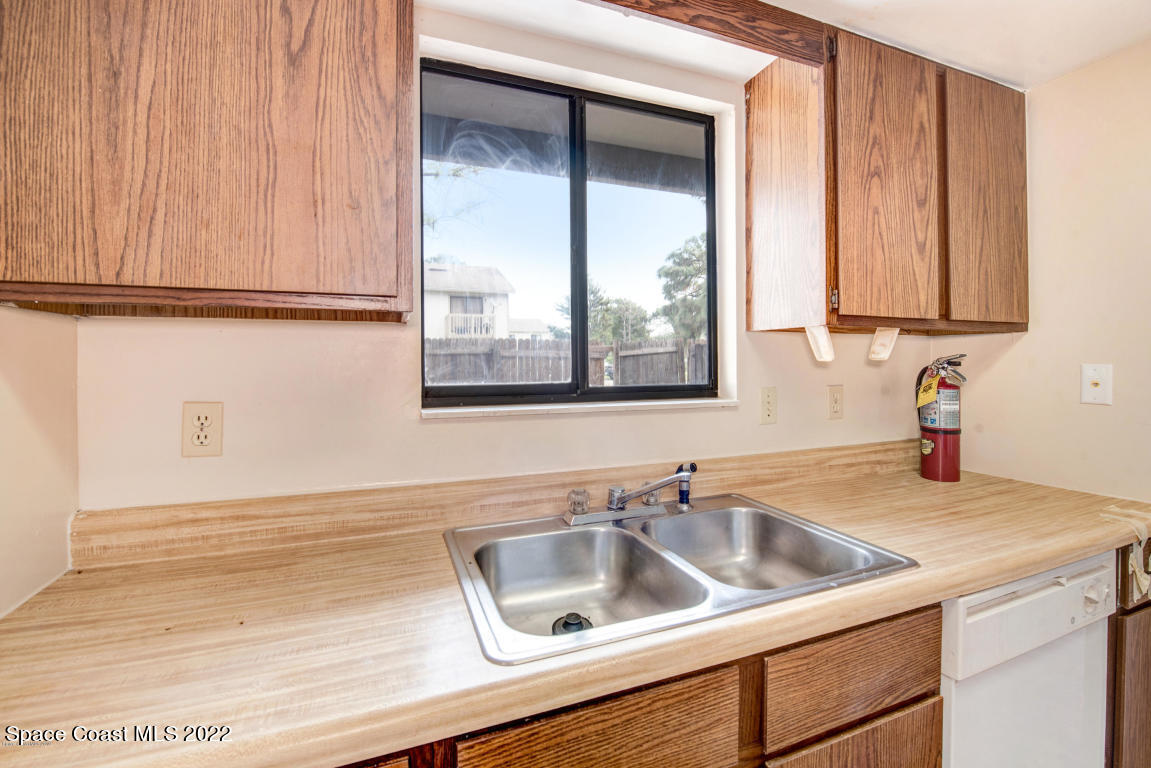 3813 Tree Ridge Lane NE