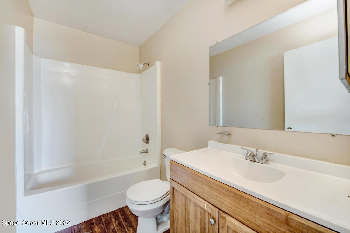 3813 Tree Ridge Lane NE