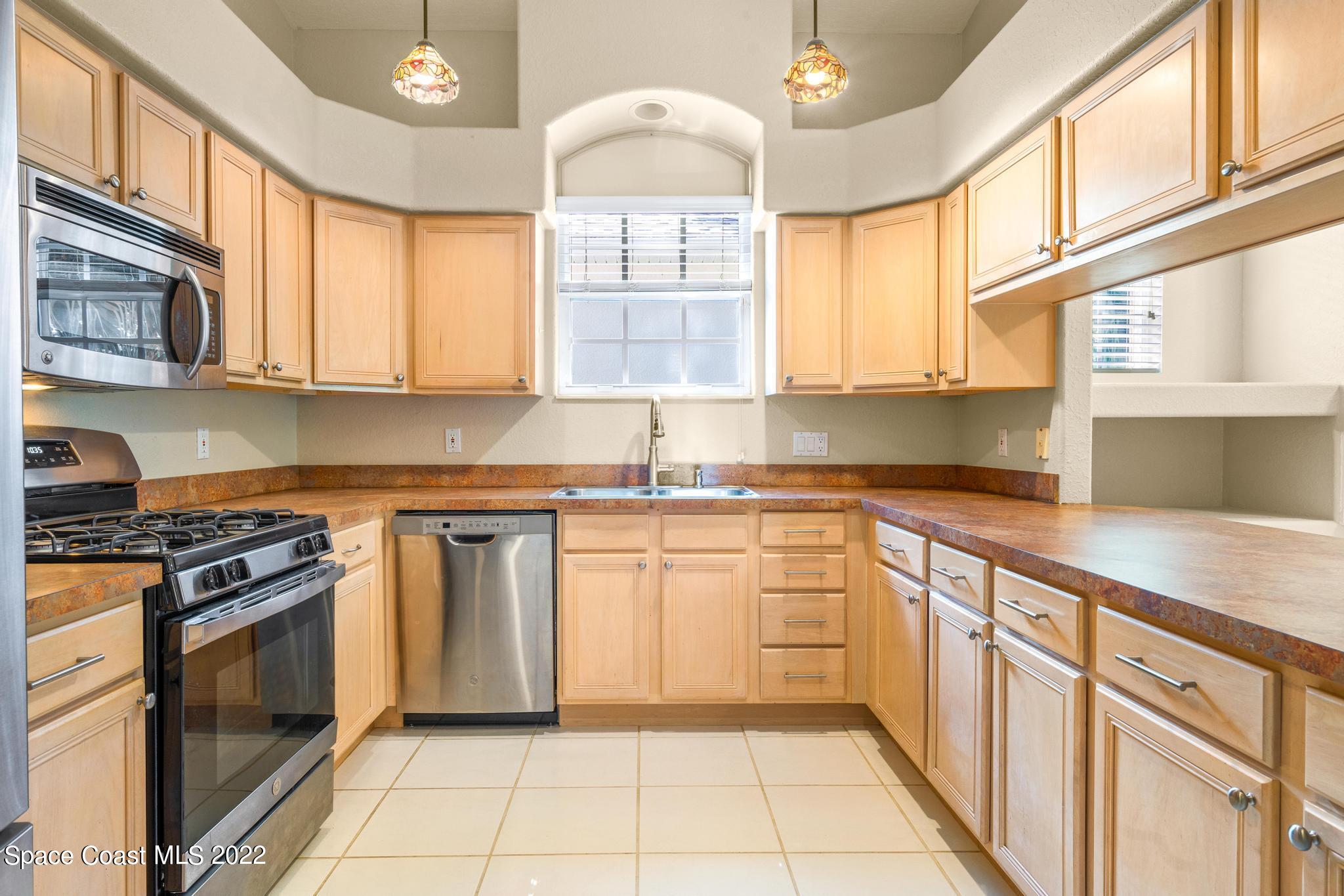 901 Suntree Woods Drive