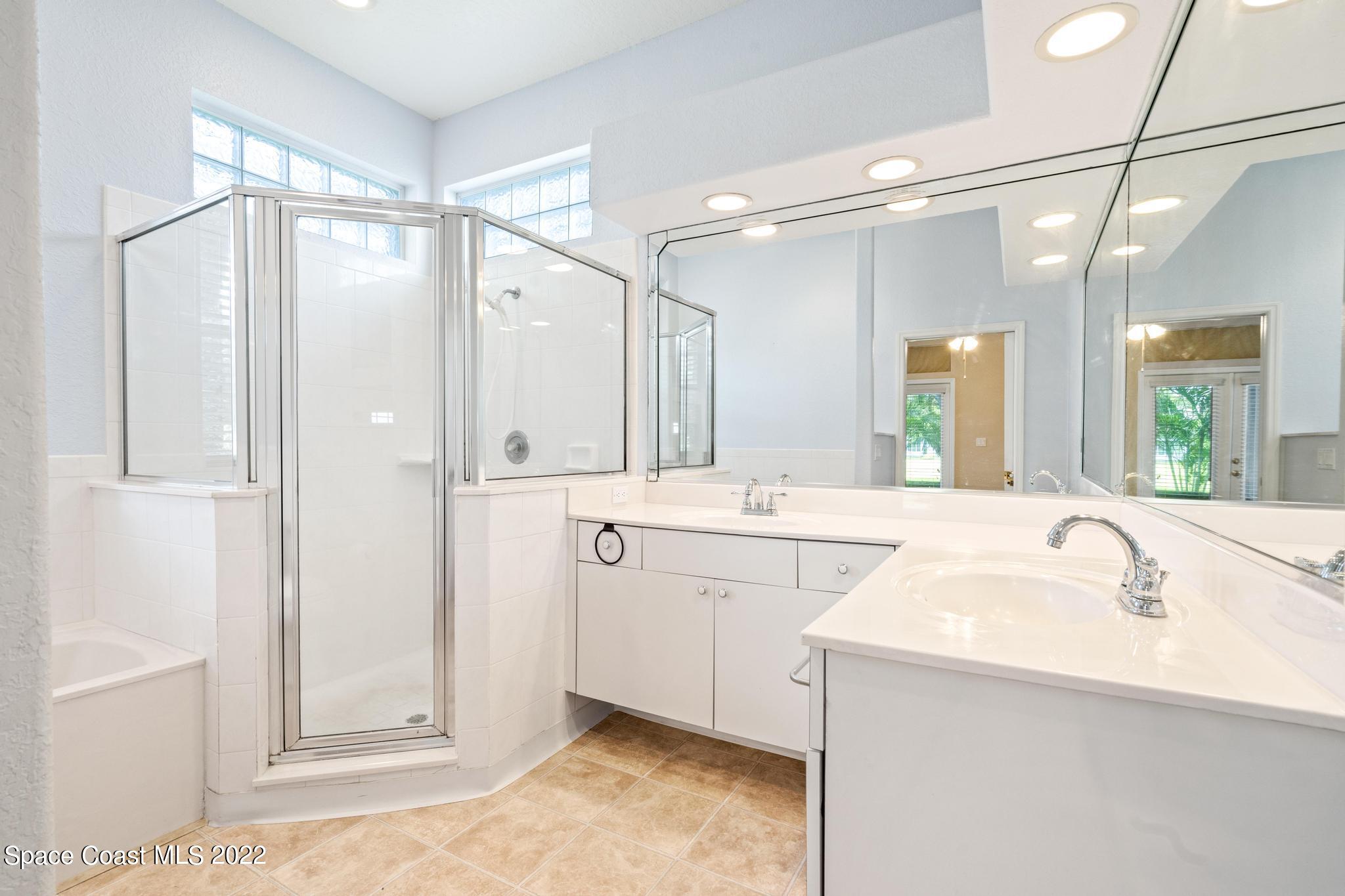 901 Suntree Woods Drive