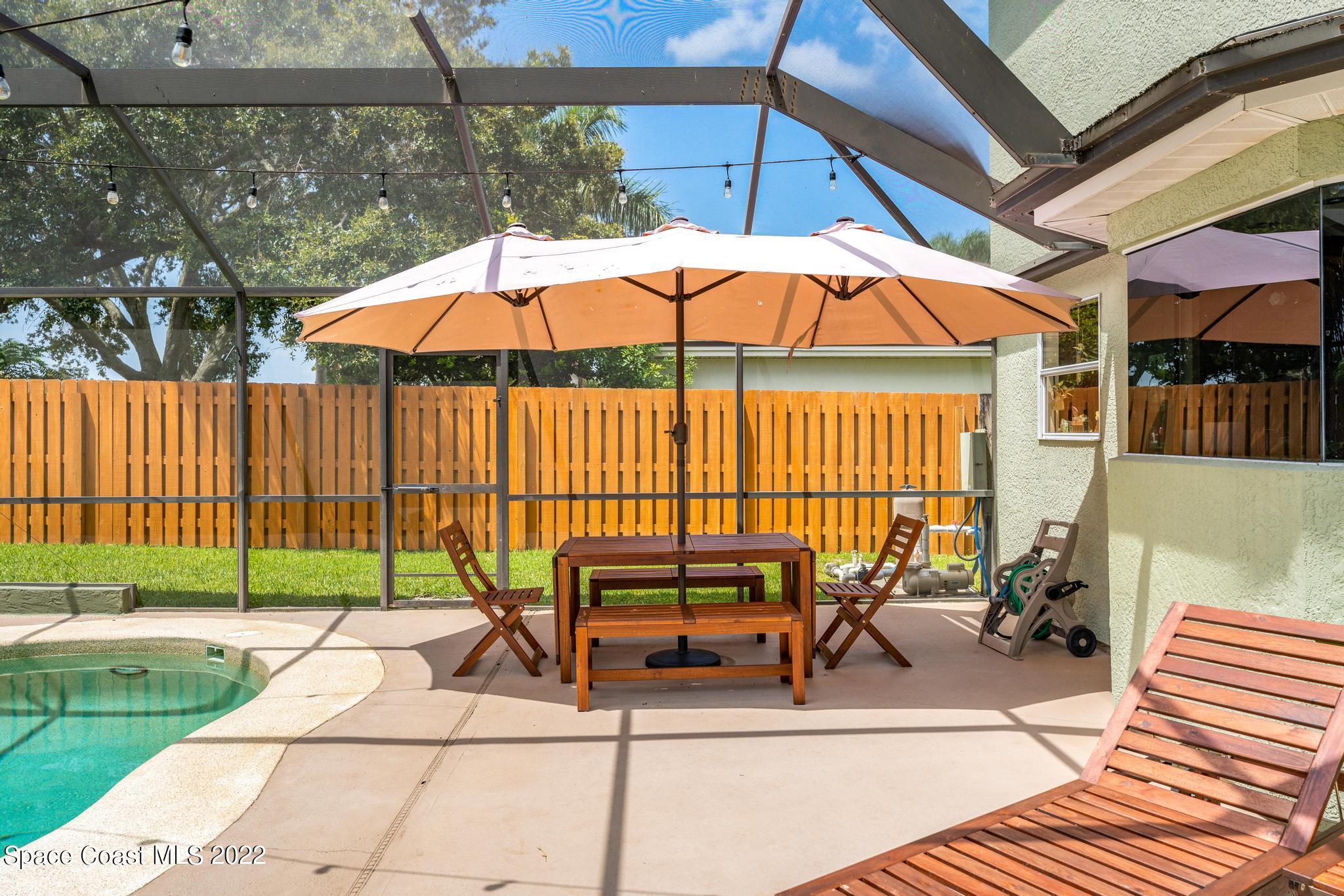 7067 Hammock Lakes Drive