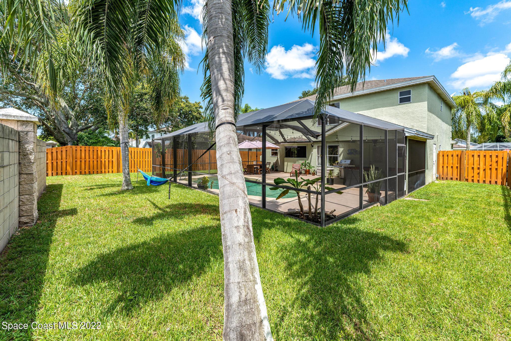 7067 Hammock Lakes Drive