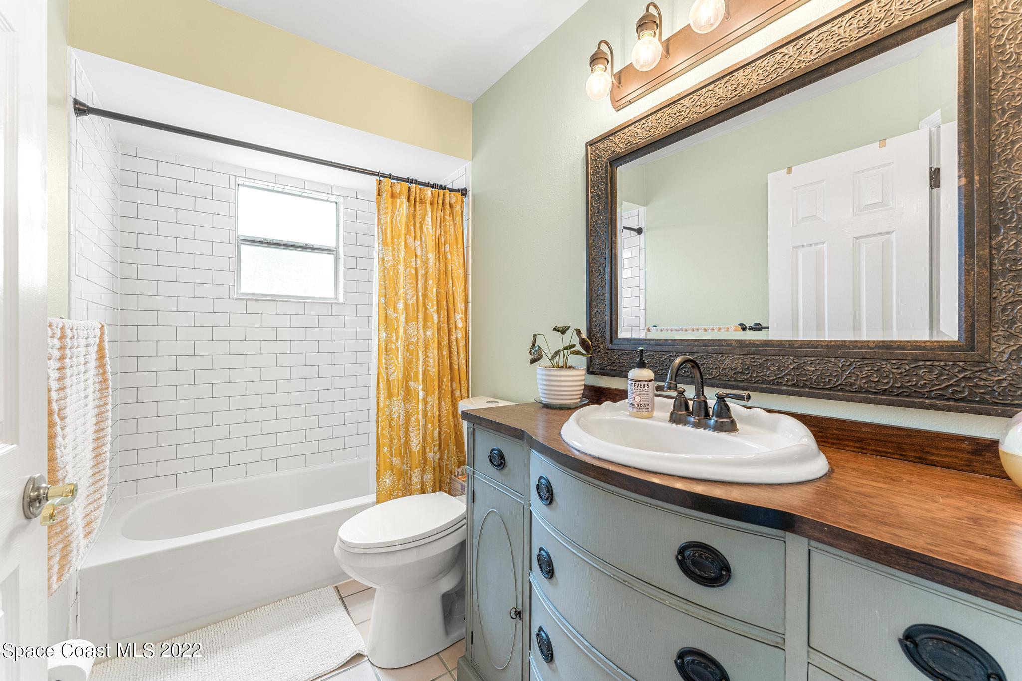 7067 Hammock Lakes Drive