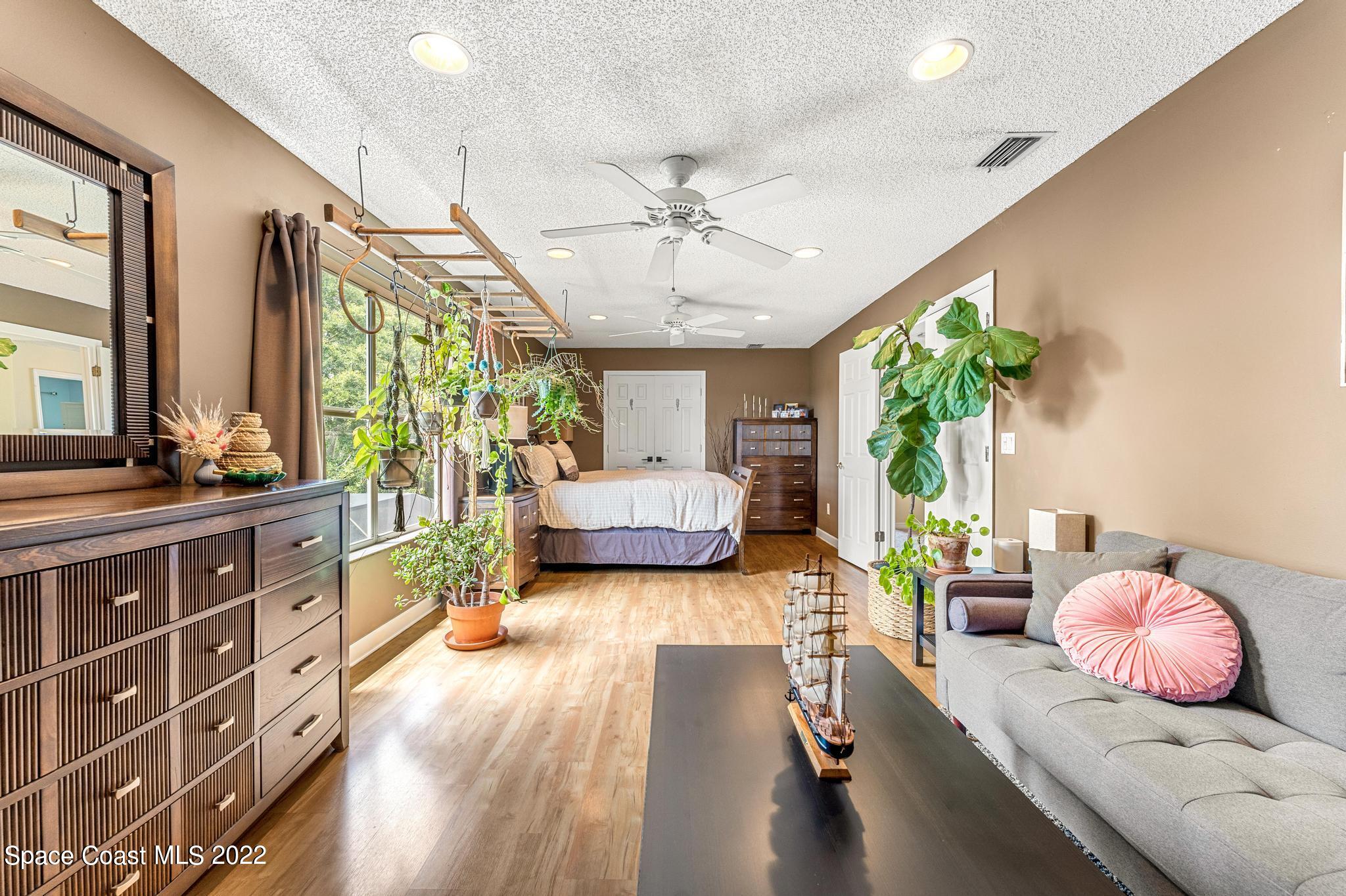 7067 Hammock Lakes Drive