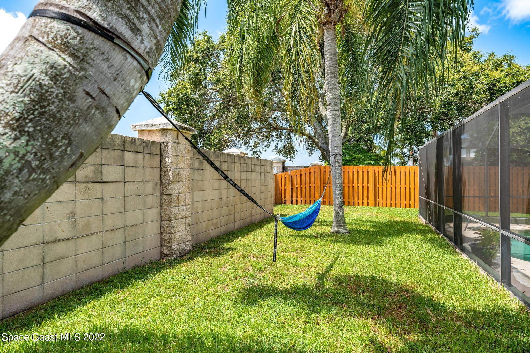 7067 Hammock Lakes Drive