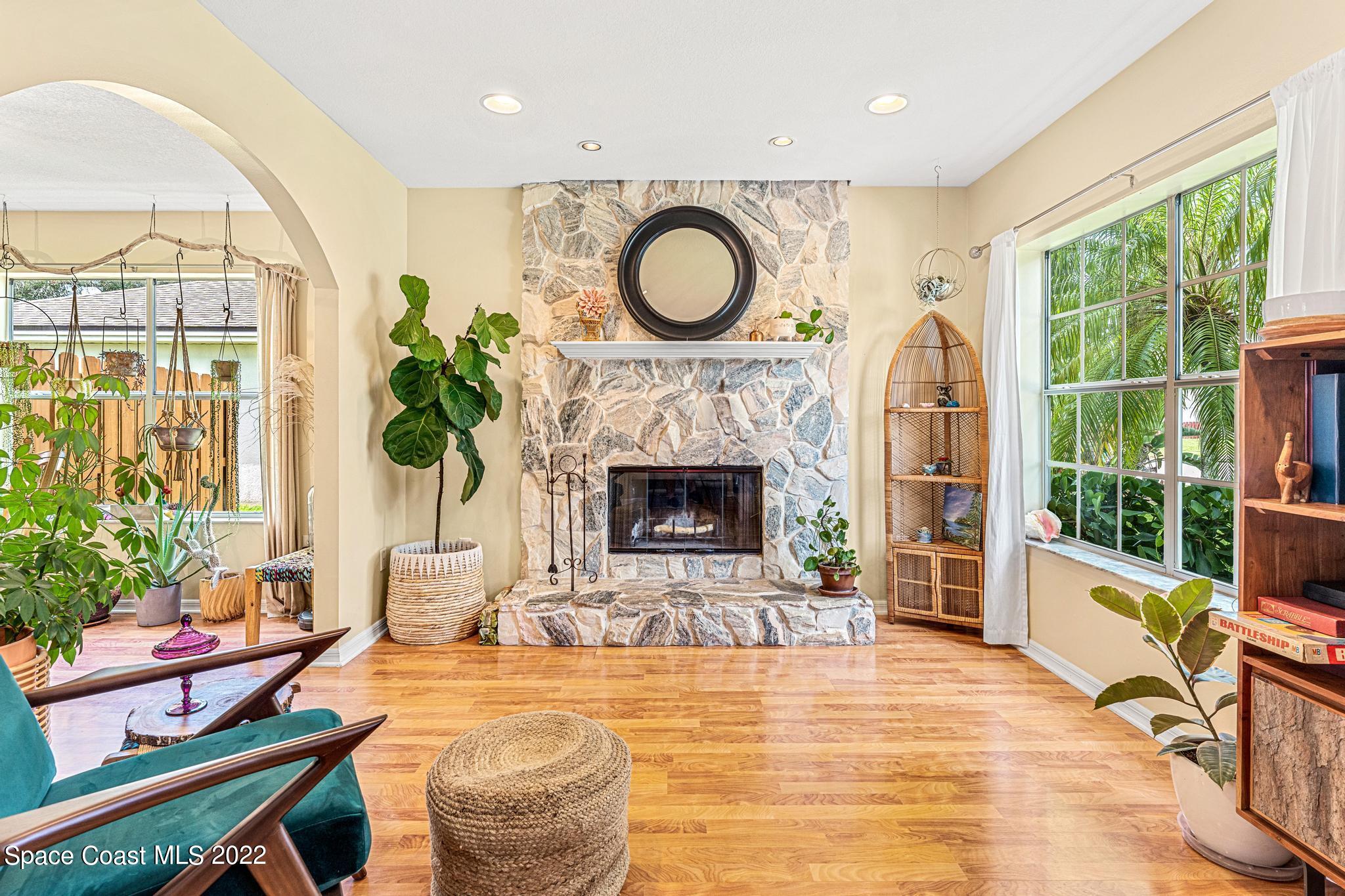 7067 Hammock Lakes Drive