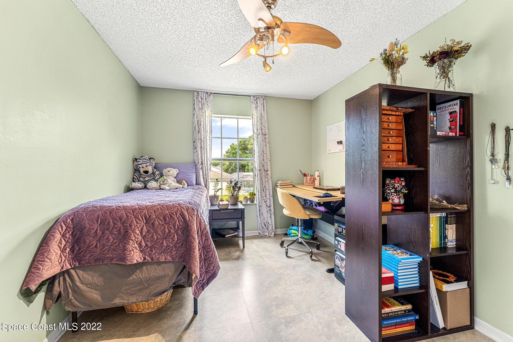 7067 Hammock Lakes Drive