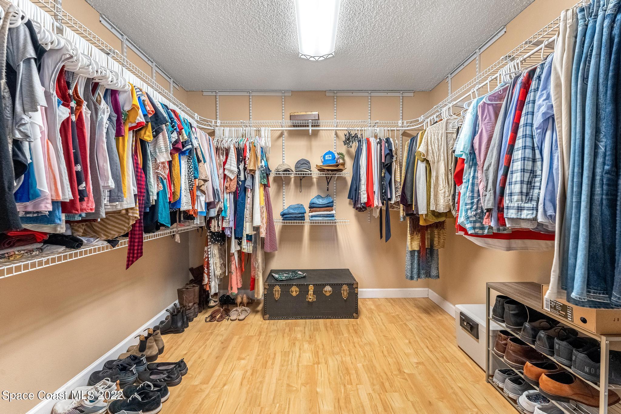 7067 Hammock Lakes Drive