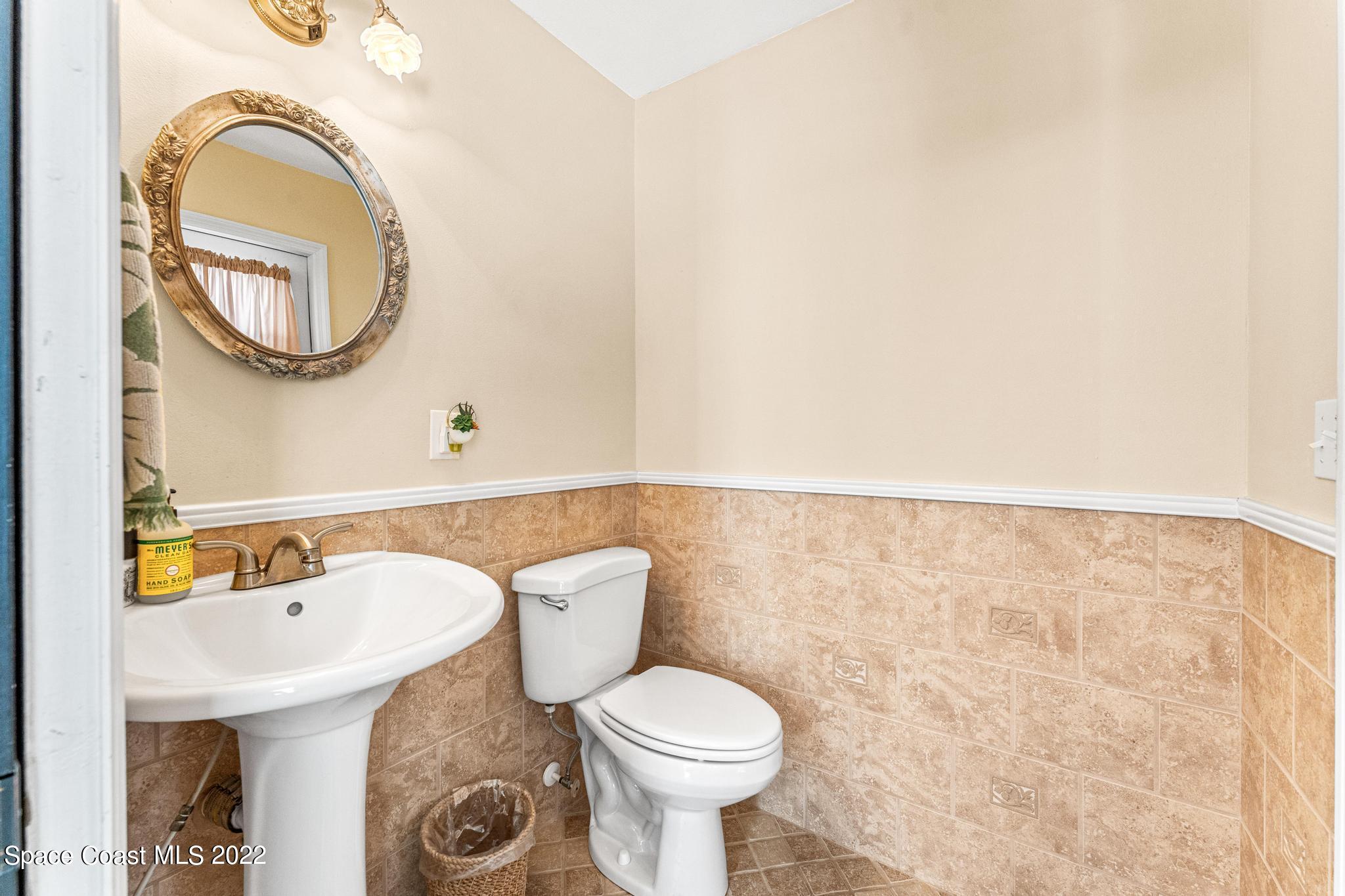 7067 Hammock Lakes Drive