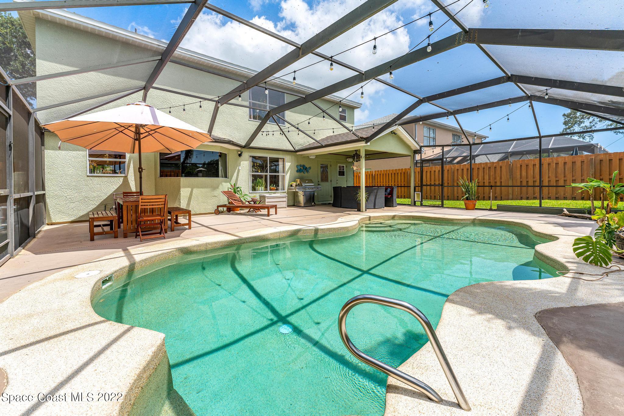 7067 Hammock Lakes Drive