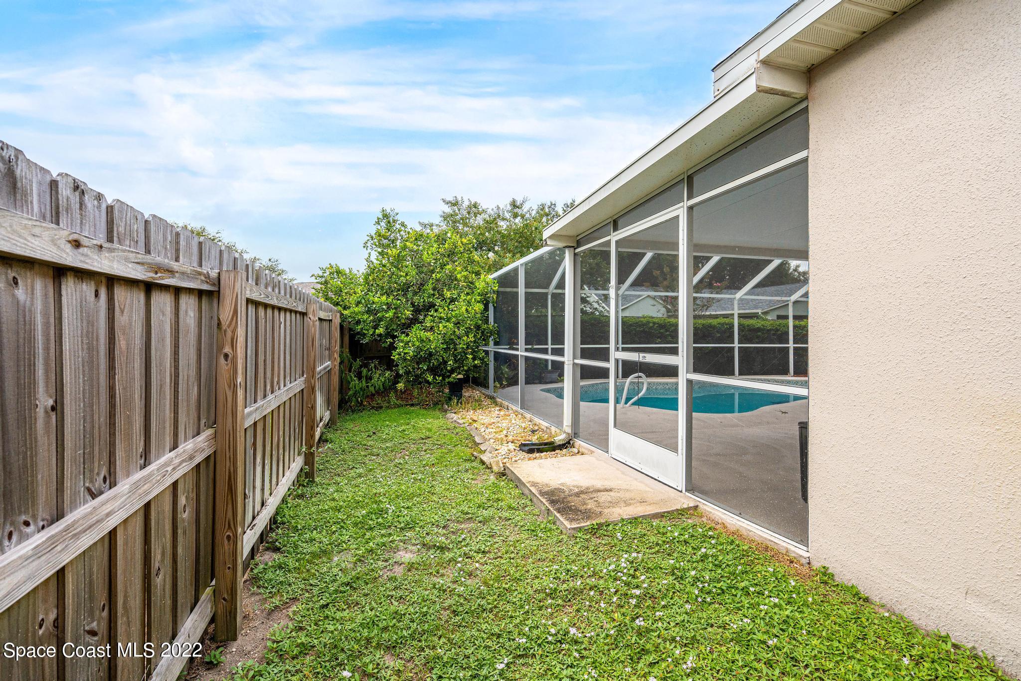 5566 River Oaks Drive