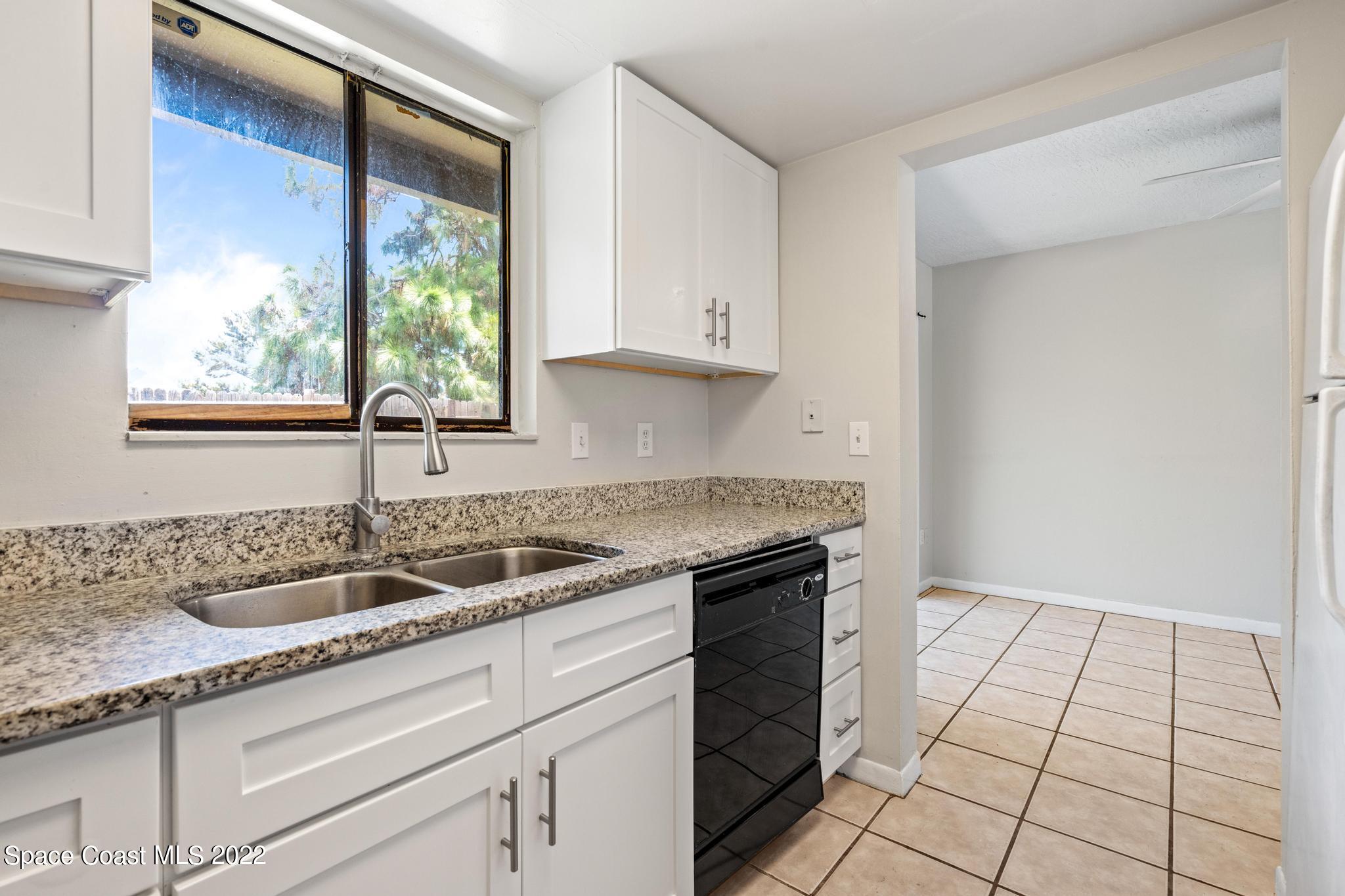 3814 Tree Ridge Lane NE